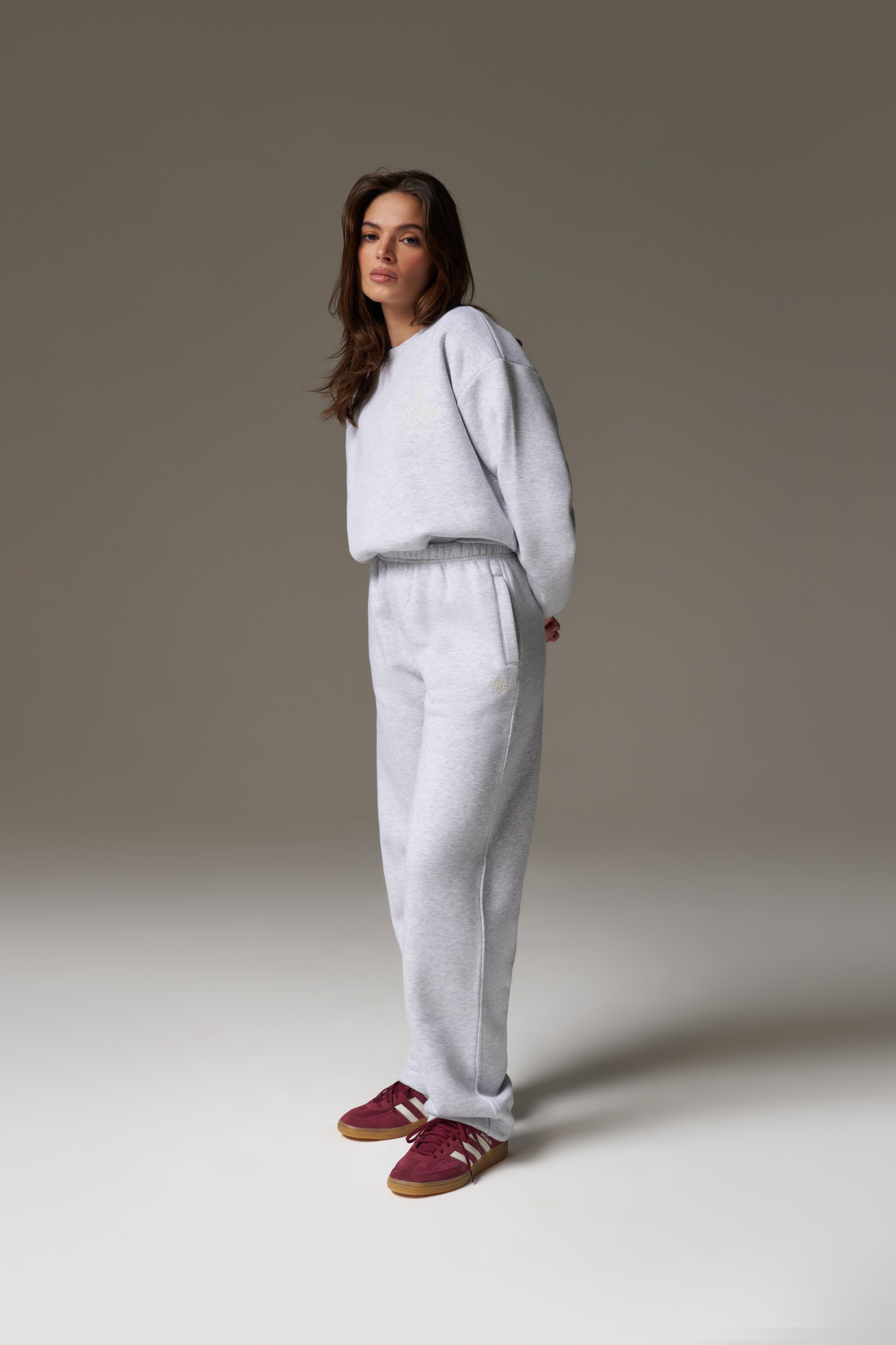 EMBROIDERED CREST SWEATSHIRT - GREY MARL