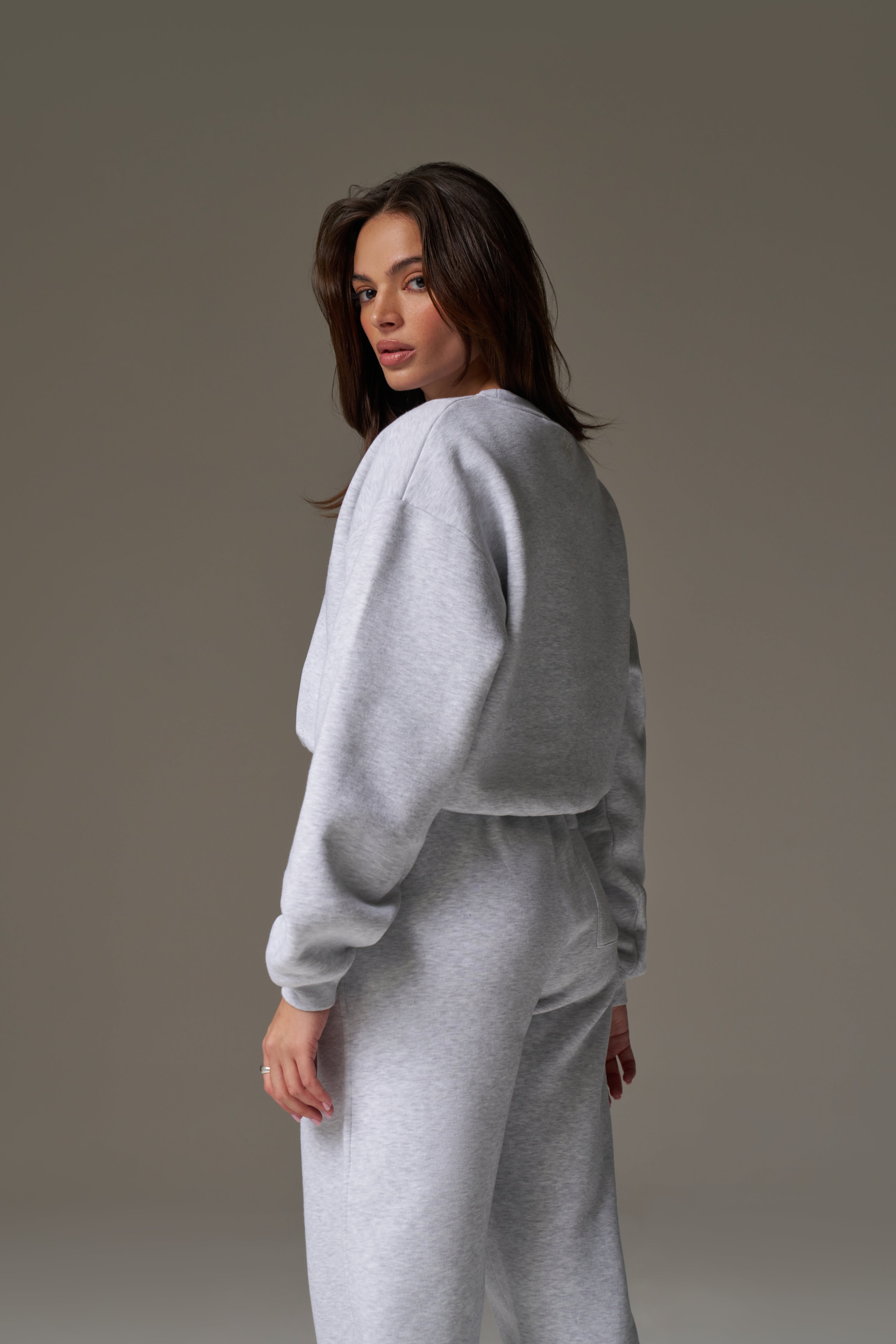 EMBROIDERED CREST SWEATSHIRT - GREY MARL