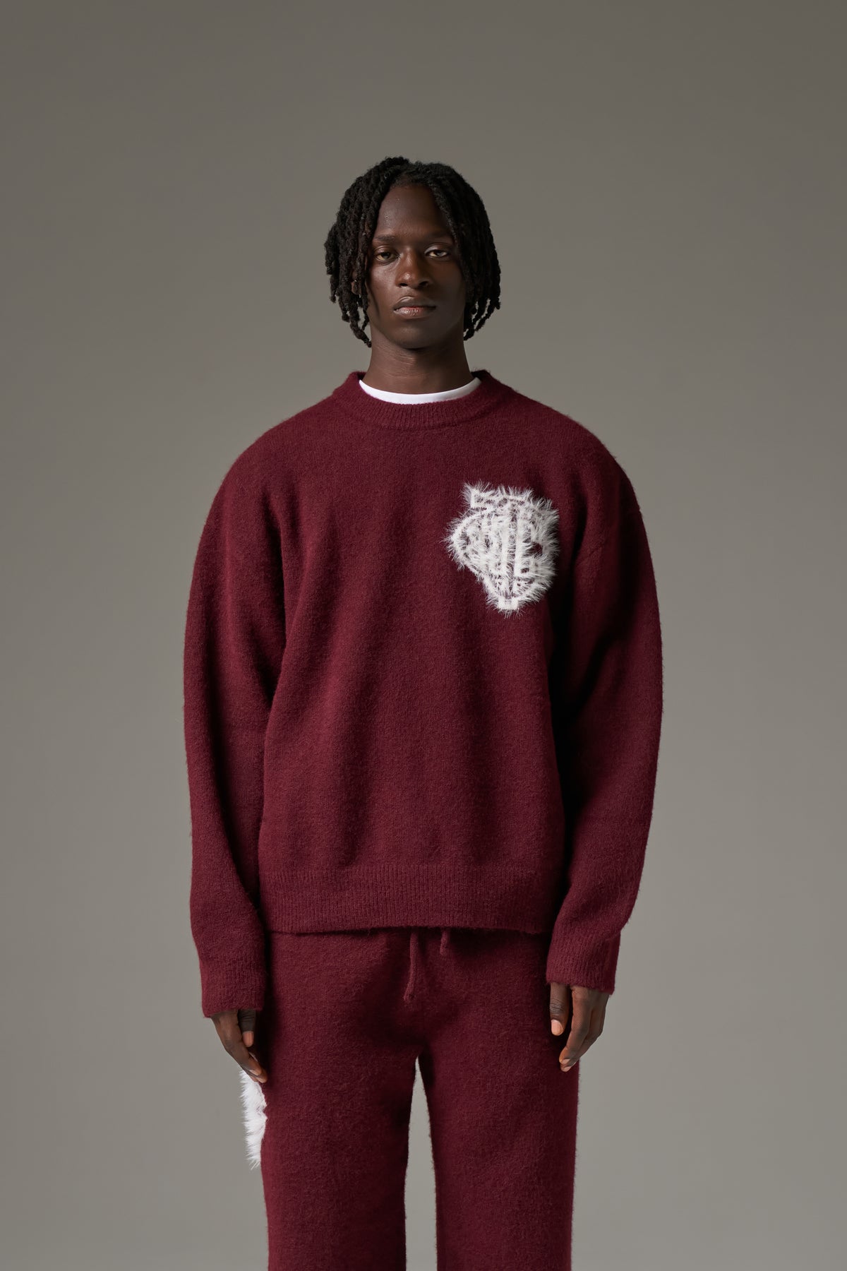 MONOGRAM FLUFFY KNIT CREW - BURGUNDY