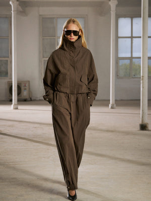 FUNNEL NECK SHELL JACKET - BROWN