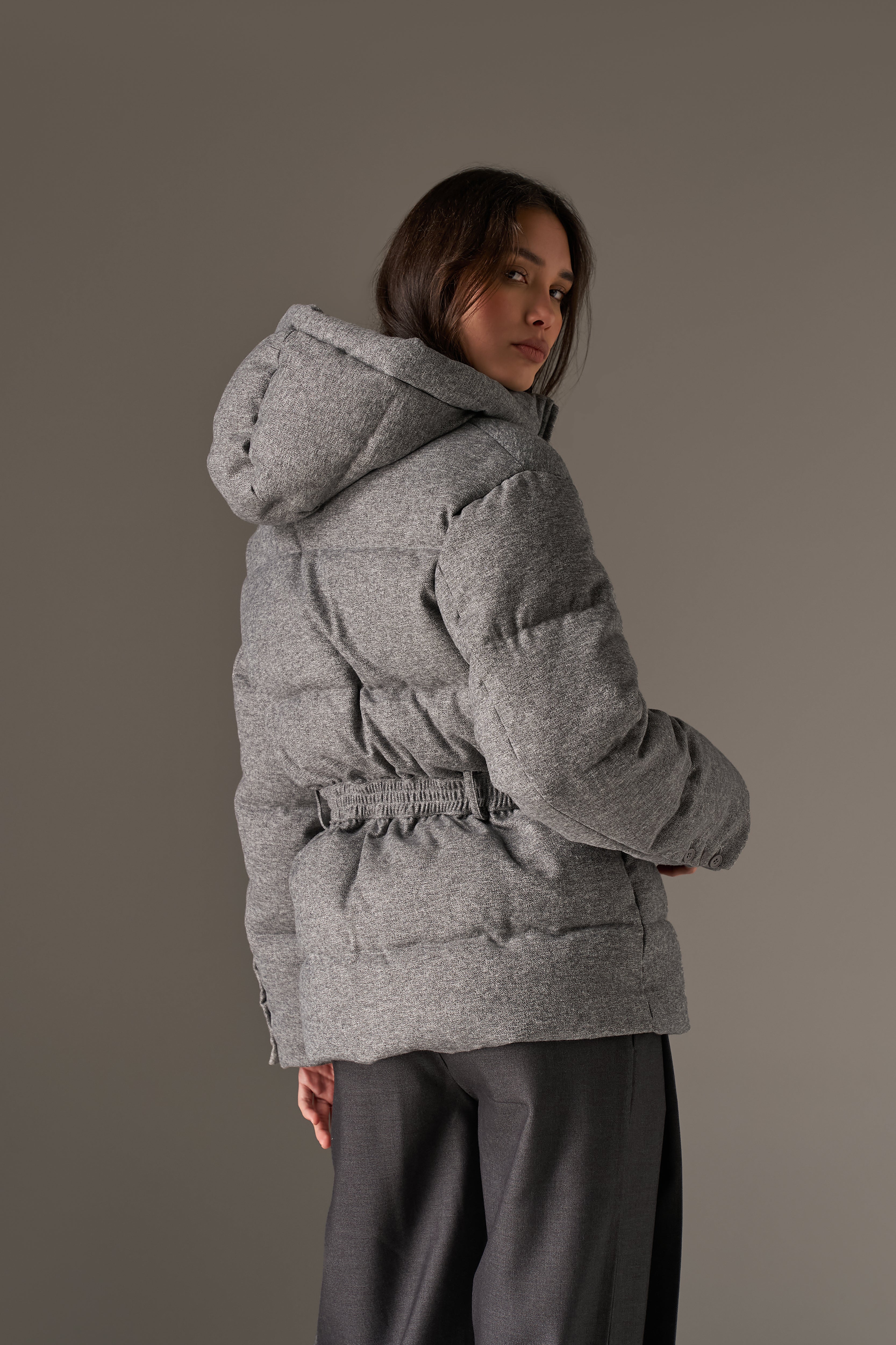WOVEN BELTED PUFFER COAT - GREY
