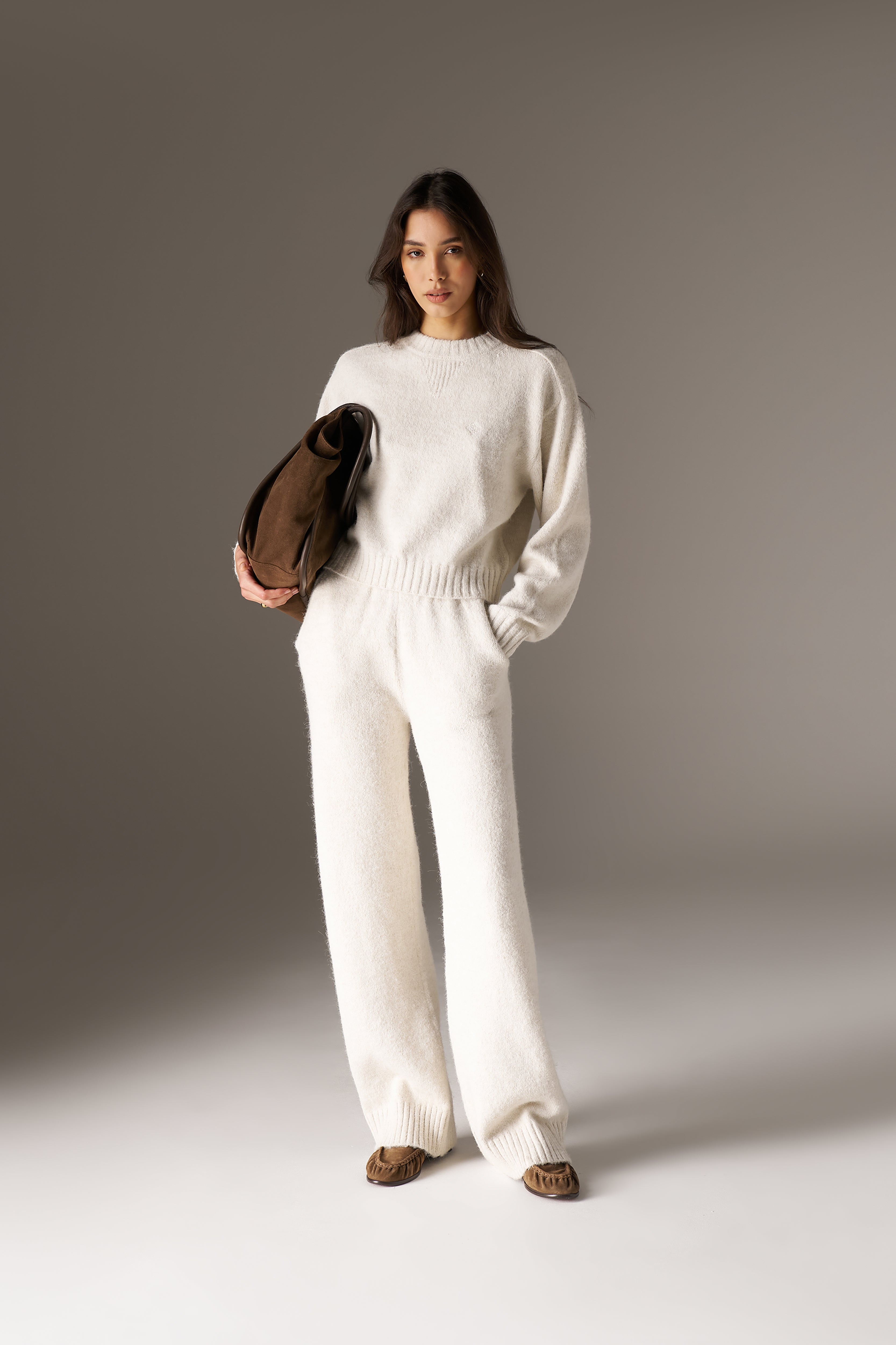 EMBLEM EMBROIDERED KNITTED CREW - OAT