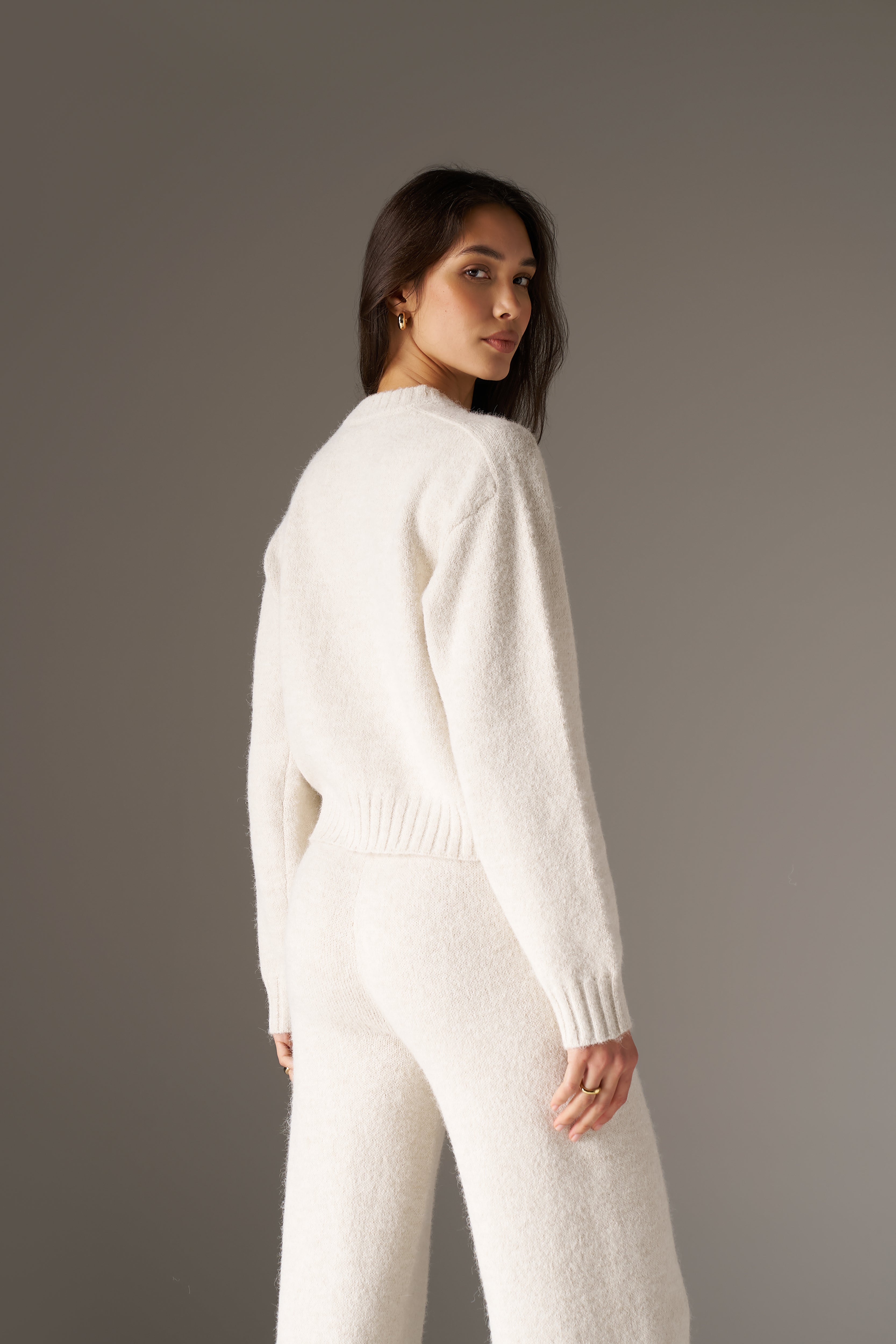 EMBLEM EMBROIDERED KNITTED CREW - OAT