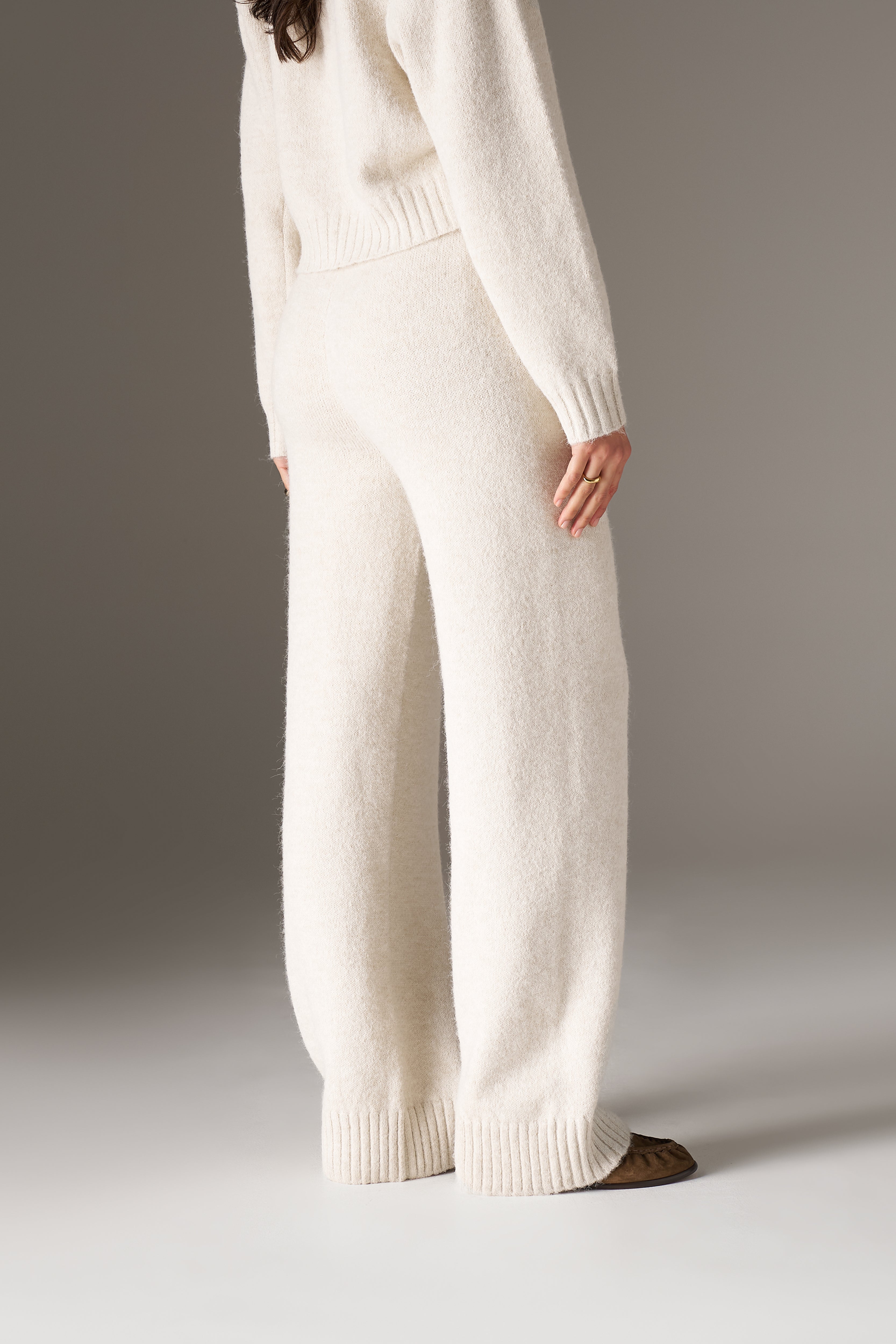 EMBLEM EMBROIDERED KNIT JOGGERS - OAT
