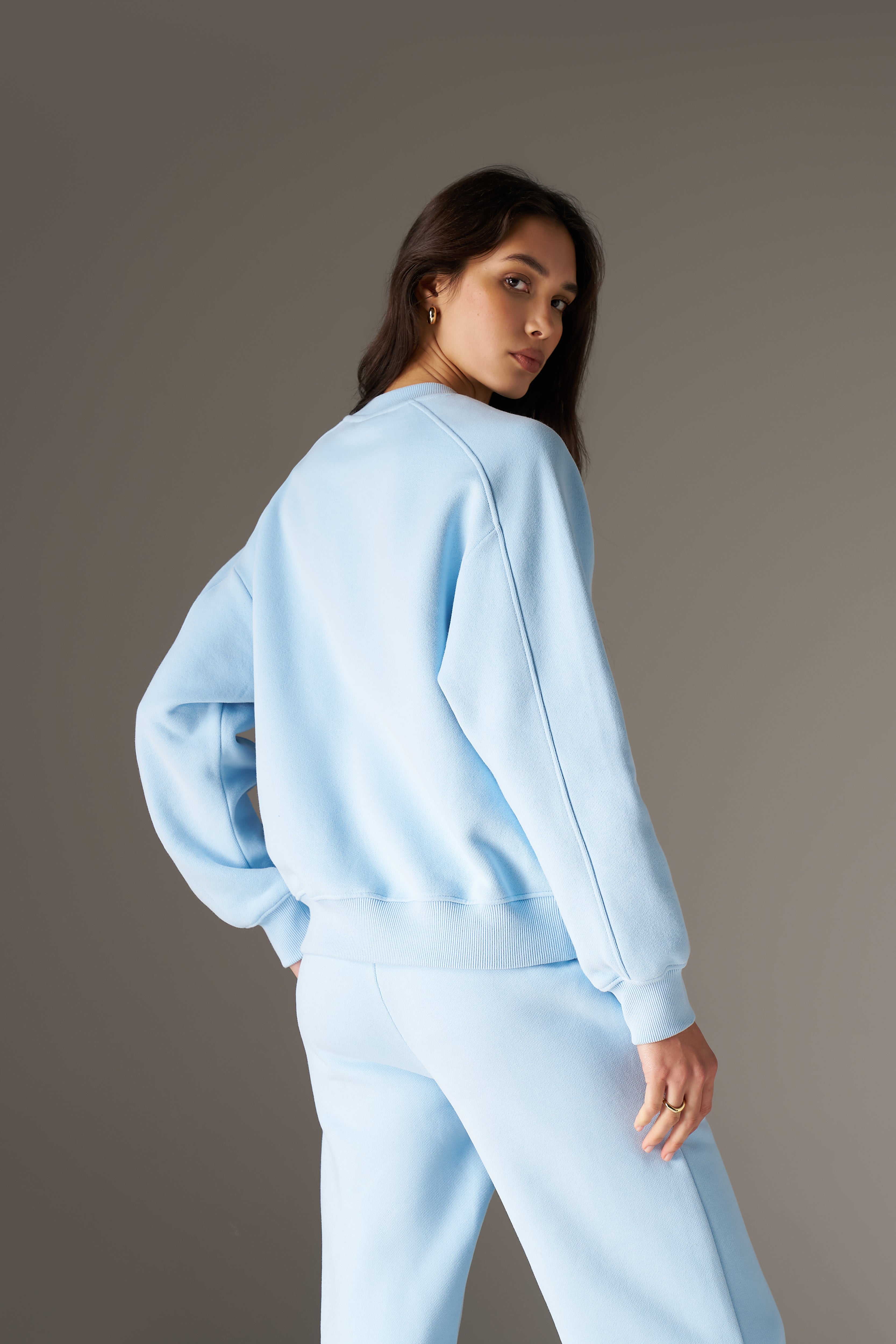 RAISED EMBLEM CREW - POWDER BLUE