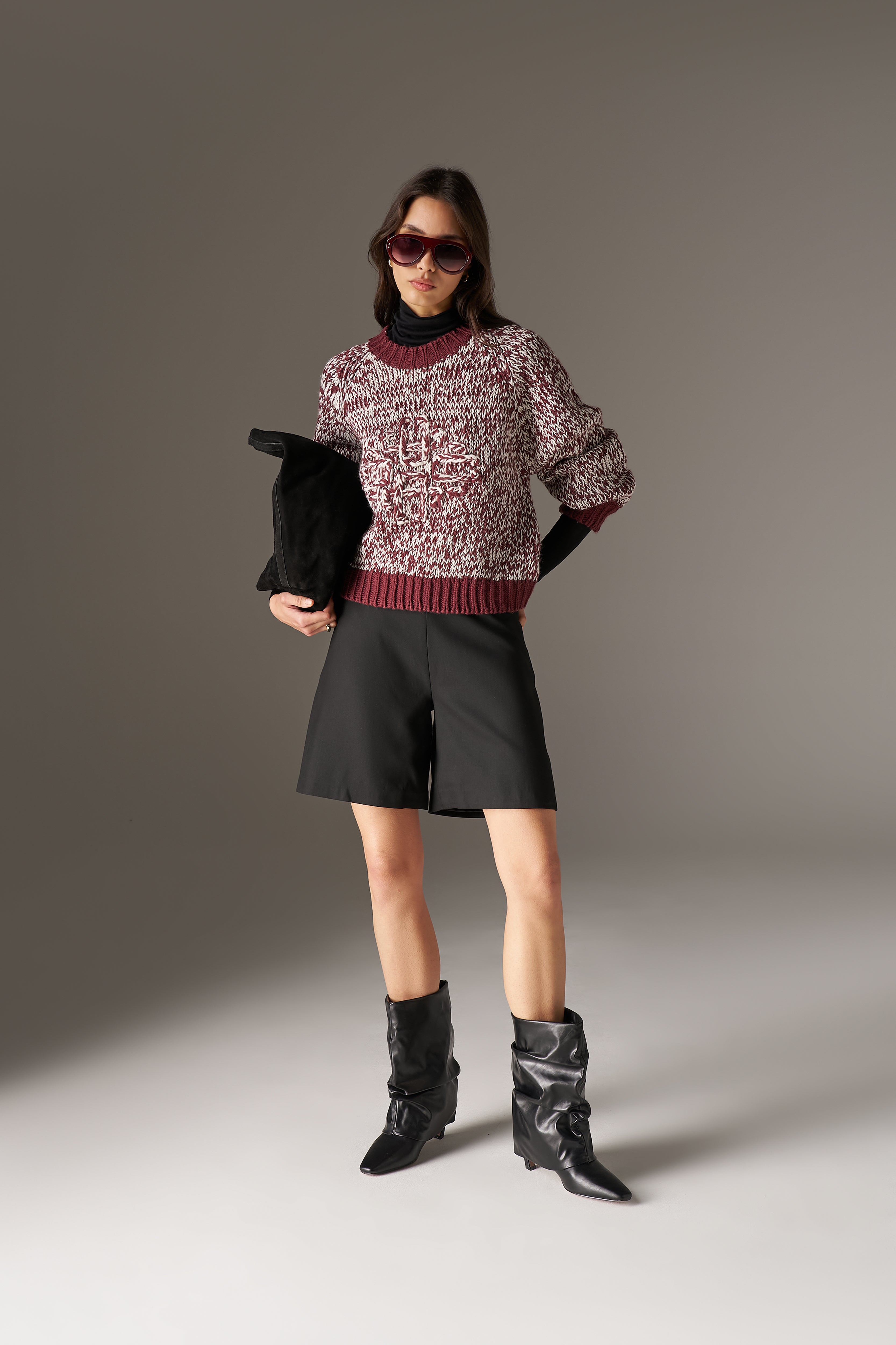 EMBLEM MIXED YARN OVERSIZED KNIT JUMPER - BURGUNDY