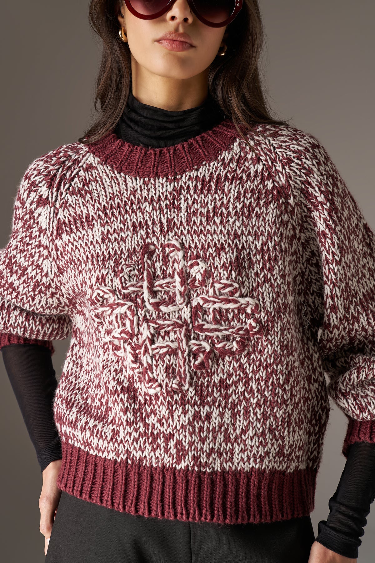 EMBLEM MIXED YARN OVERSIZED KNIT JUMPER - BURGUNDY