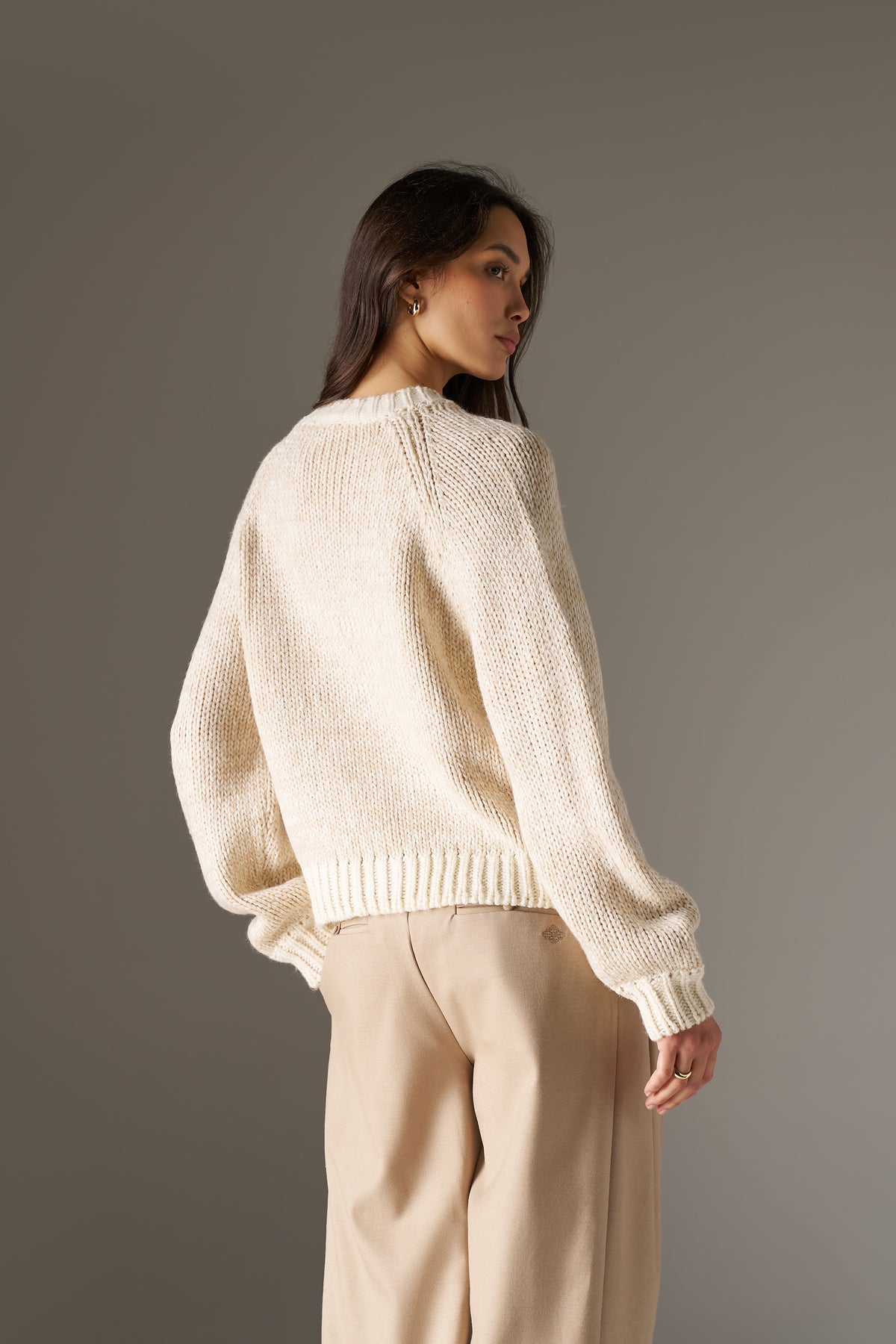 EMBLEM MIXED YARN OVERSIZED KNIT JUMPER - BEIGE