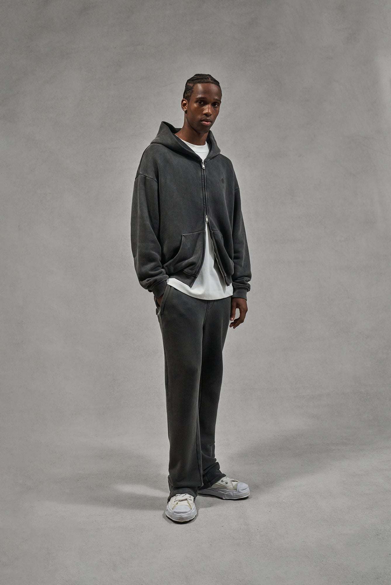 LAUNDERED CLASSICS ZIP THROUGH HOODIE - CHARCOAL