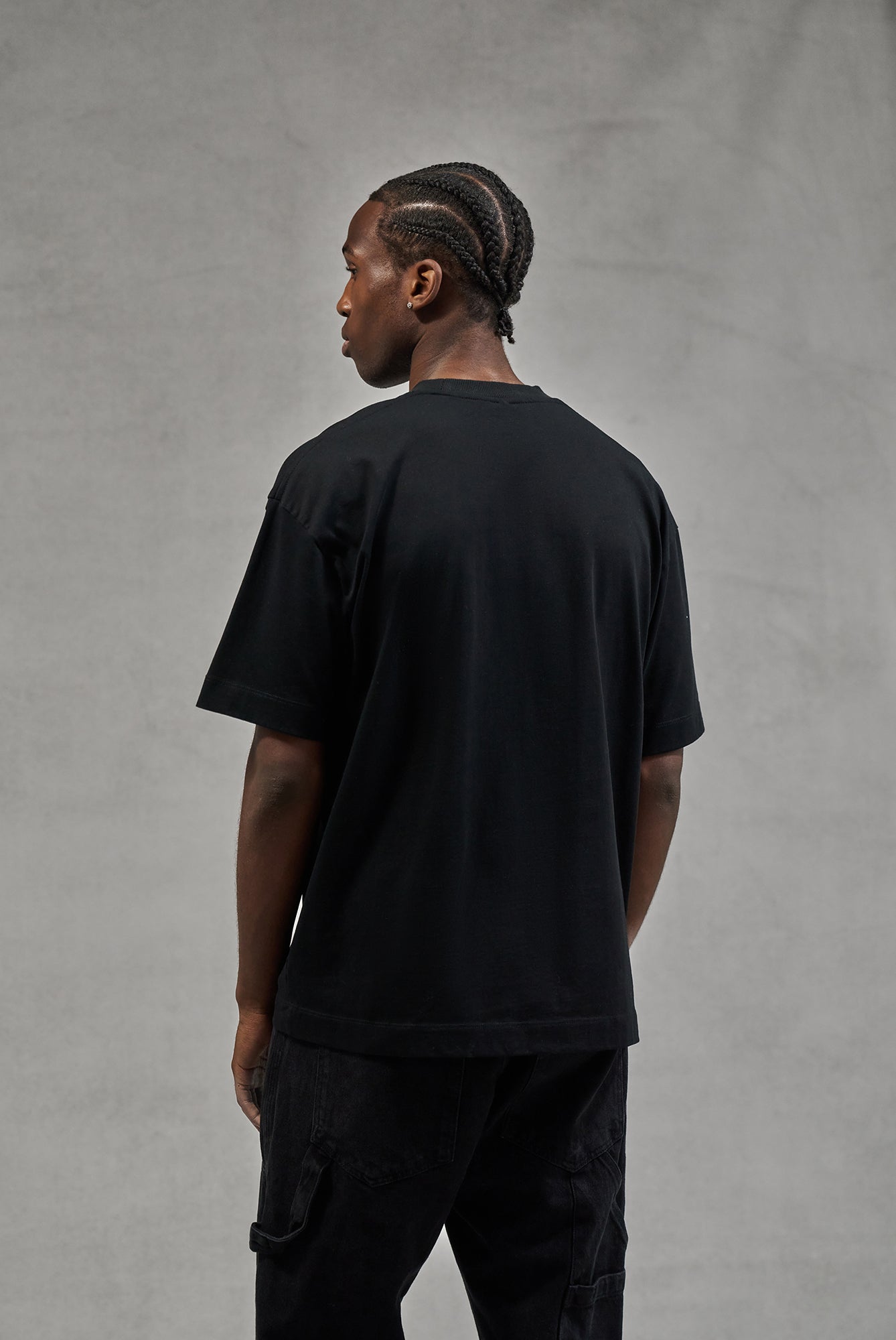 SCRIPT EMBROIDERED T-SHIRT - BLACK