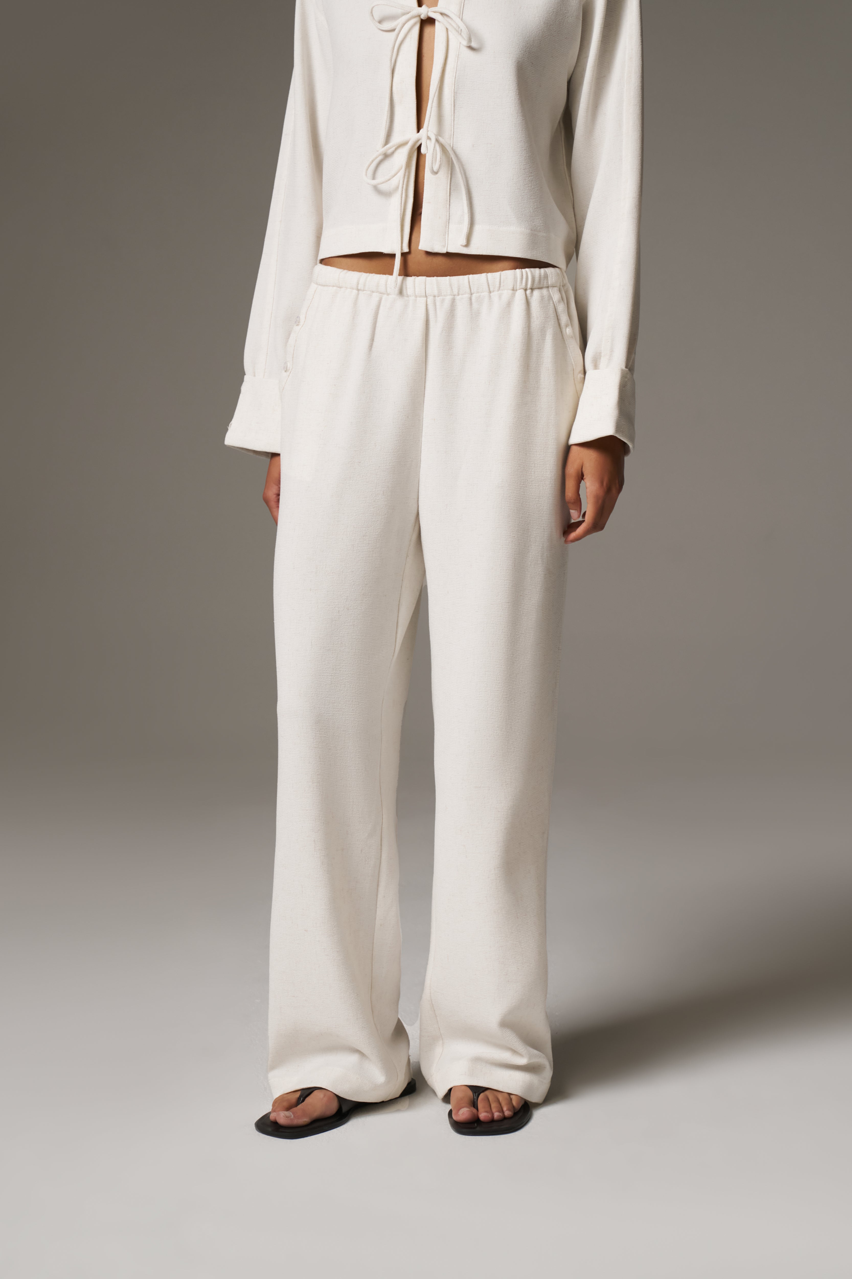 TEXTURED LINEN BUTTON DETAIL TROUSER - BEIGE