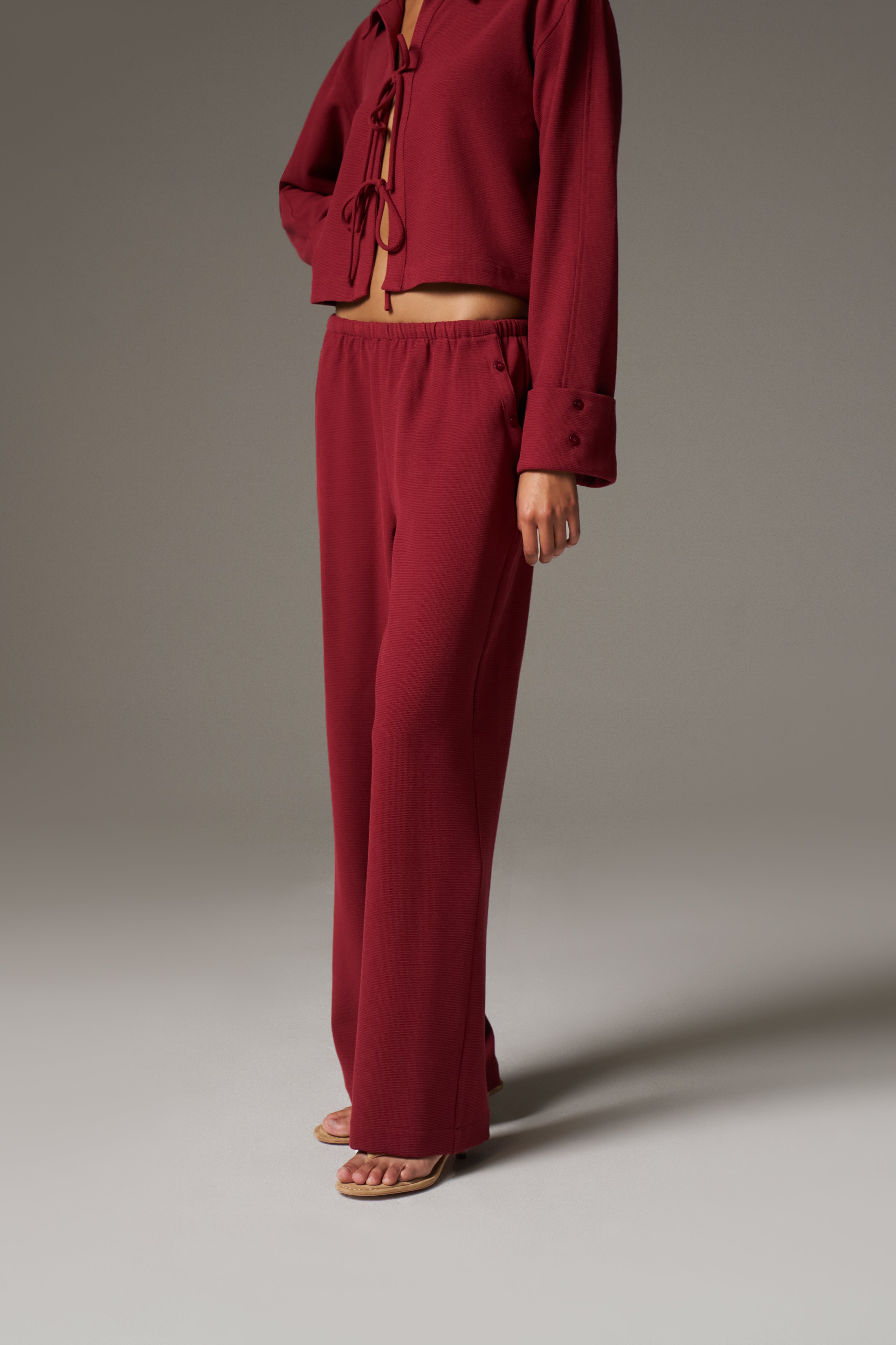 TEXTURED LINEN BUTTON DETAIL TROUSER - BURGUNDY