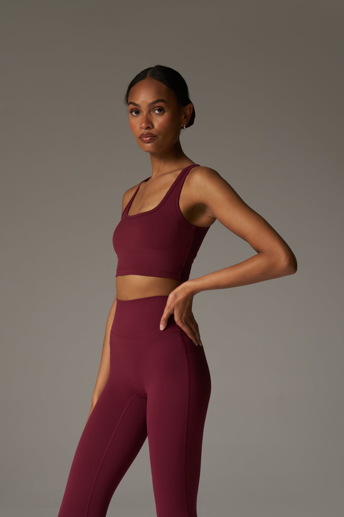 SCULPTING STRETCH EMBLEM SPORTS BRA - BURGUNDY