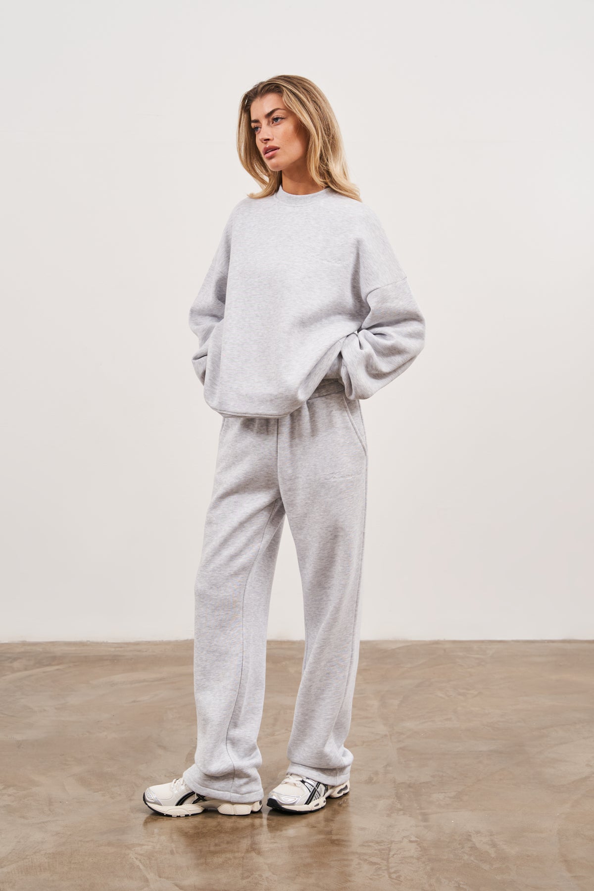 COUTURE SCRIPT PUFF SLEEVE CREW - GREY MARL