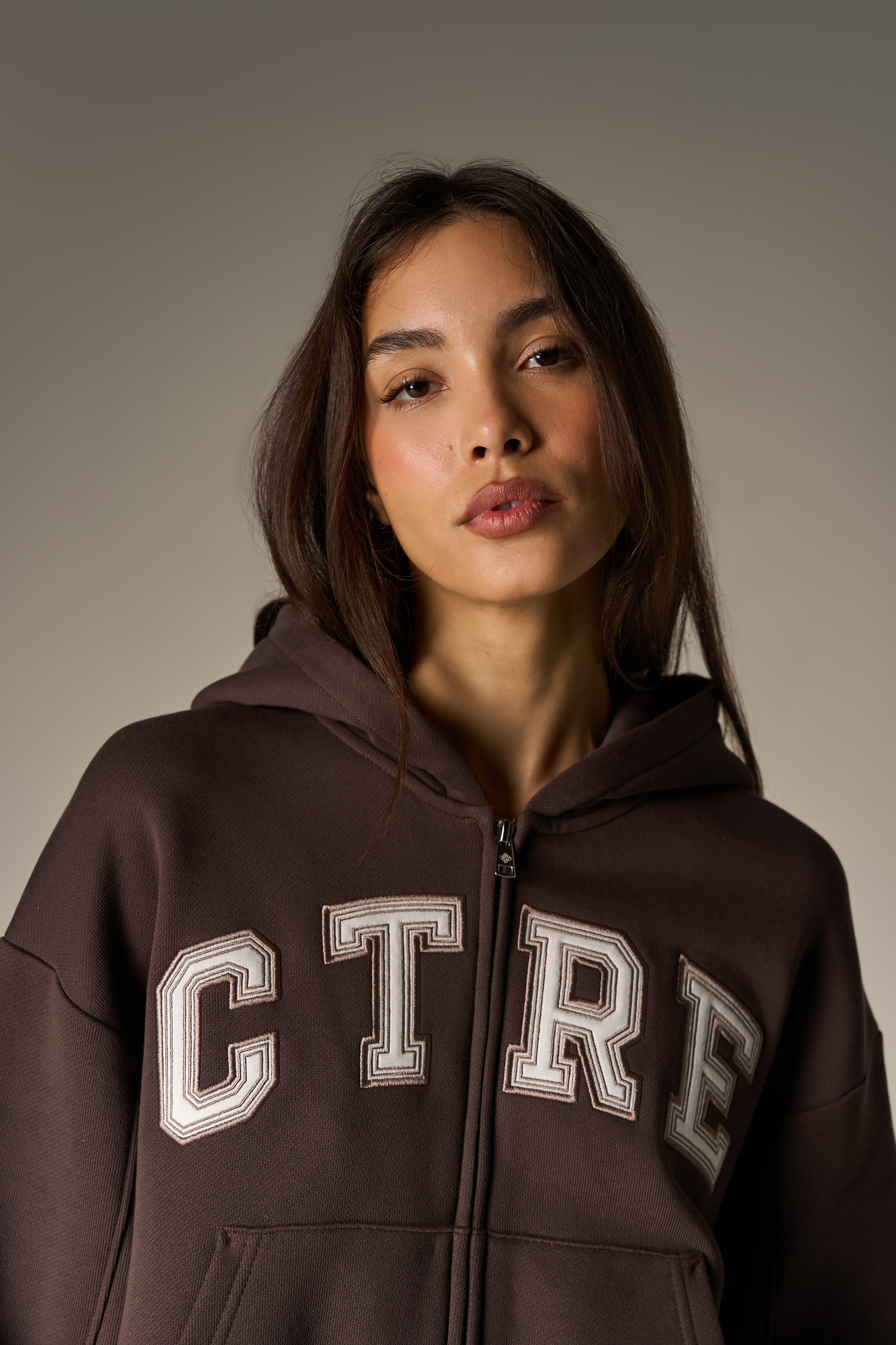 CTRE APPLIQUE ZIP THROUGH HOODIE - BROWN