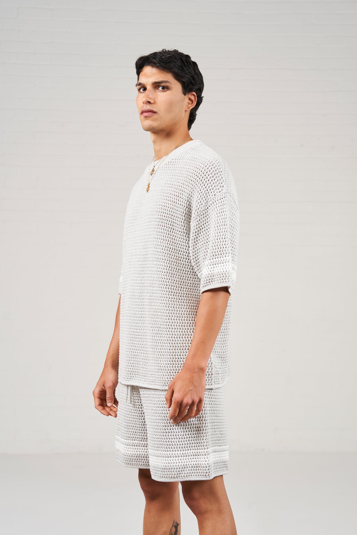 CROCHET KNITTED CONTRAST STRIPE T-SHIRT - GREY