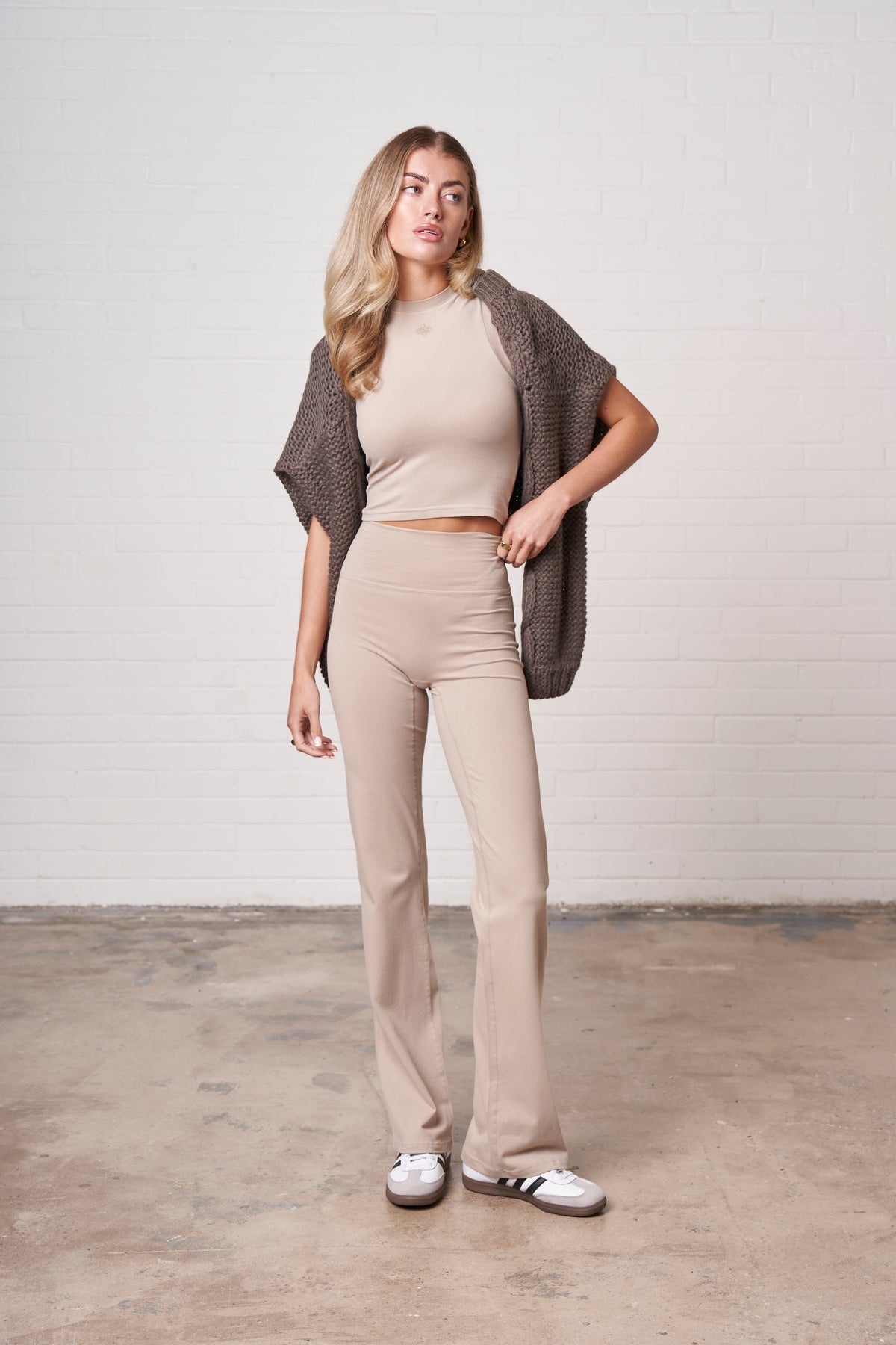 SCULPTING STRETCH FOLDOVER WAISTBAND YOGA PANTS - BEIGE