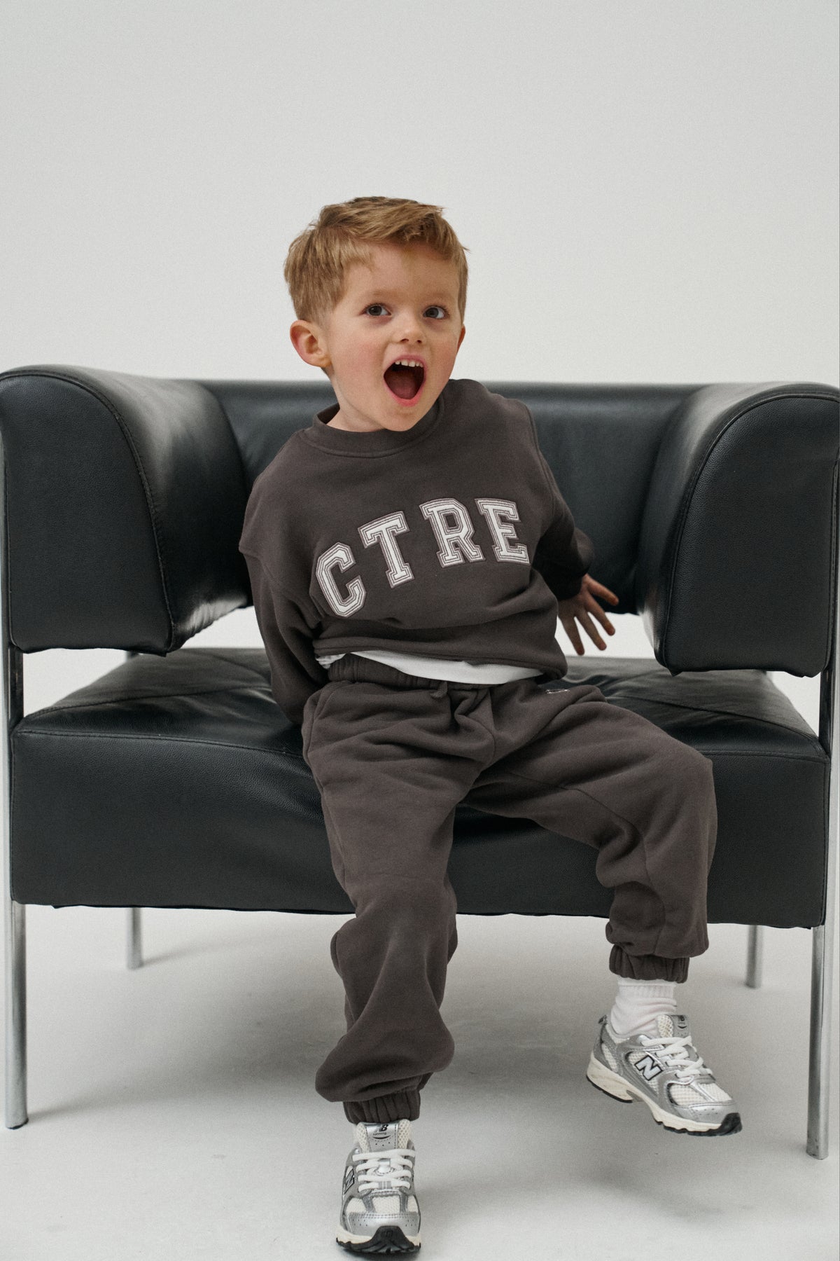 JUNIOR CTRE SWEATSHIRT - BROWN