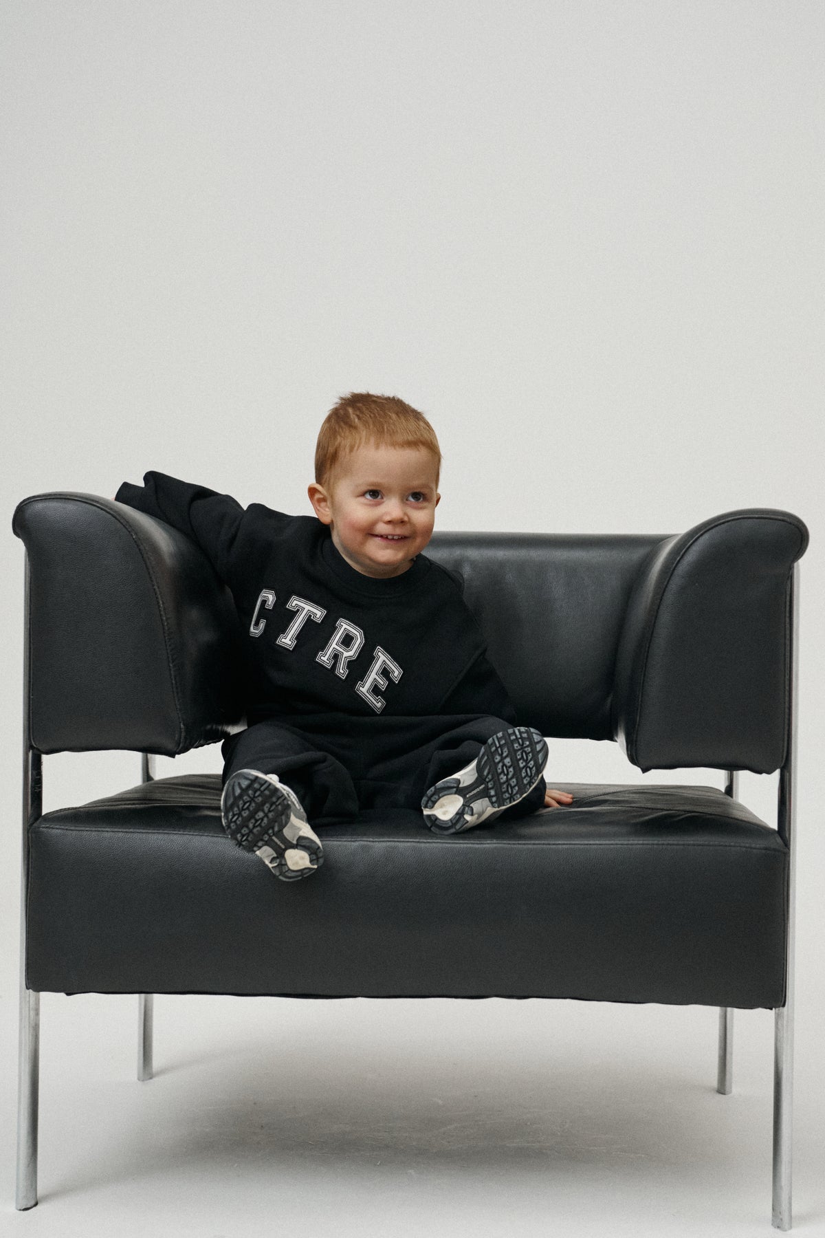 KIDS CTRE SWEATSHIRT - BLACK
