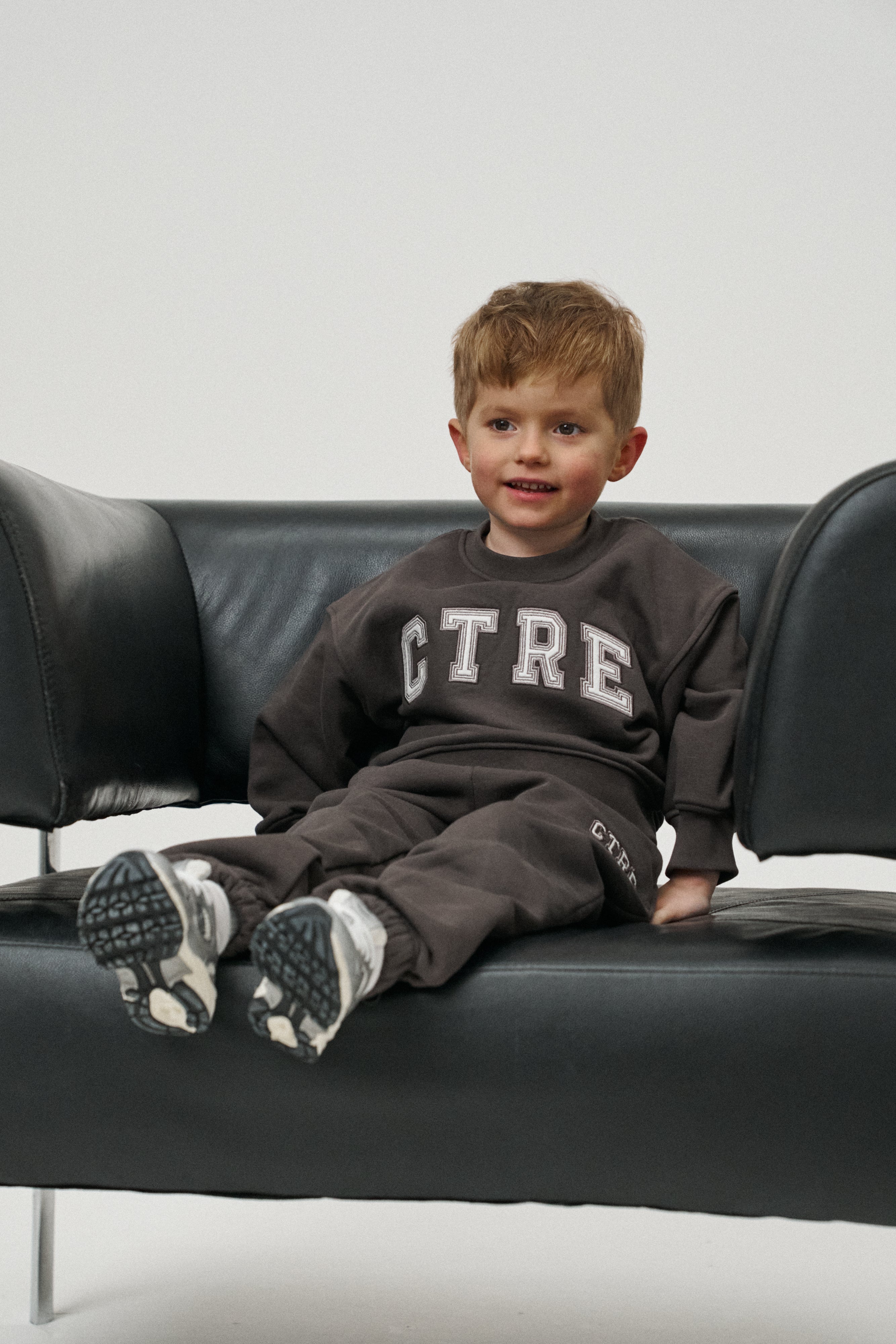 KIDS CTRE SWEATSHIRT - BROWN