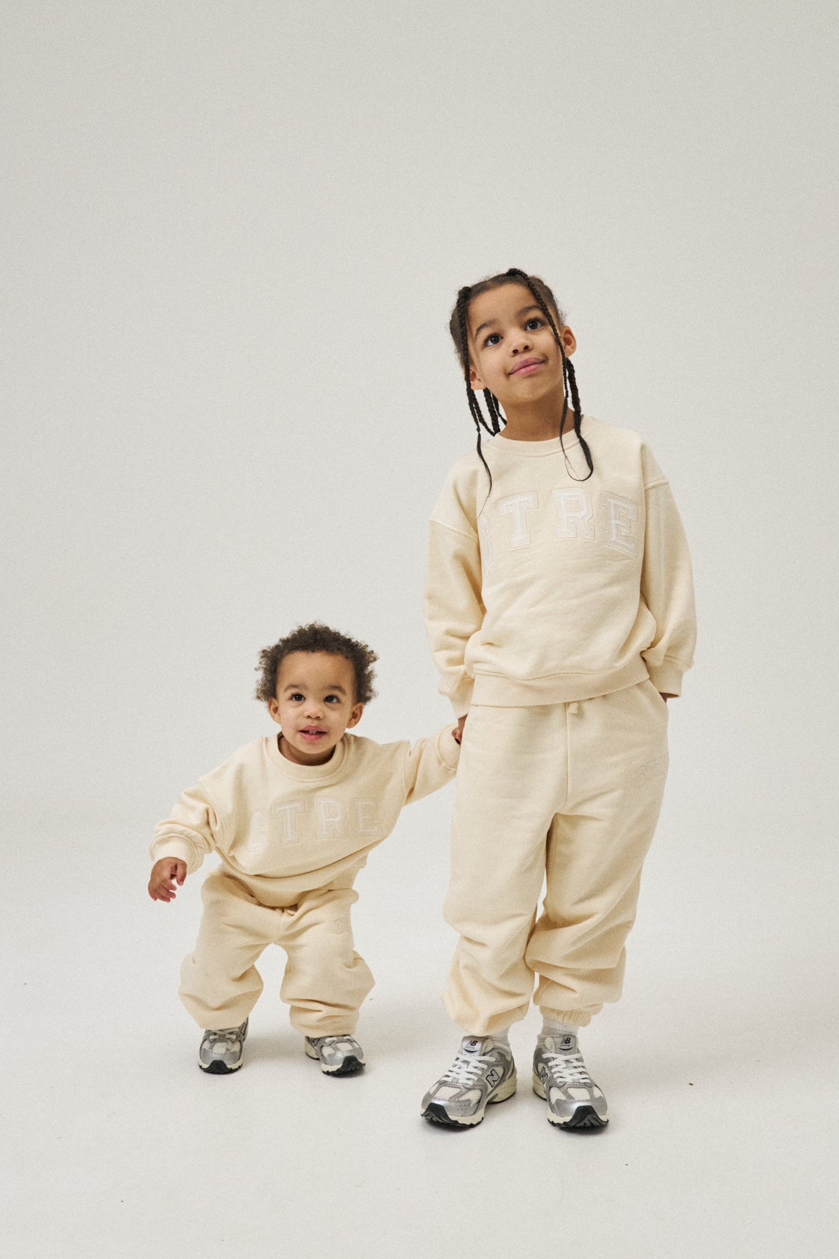 JUNIOR CTRE SWEATSHIRT - BUTTERMILK