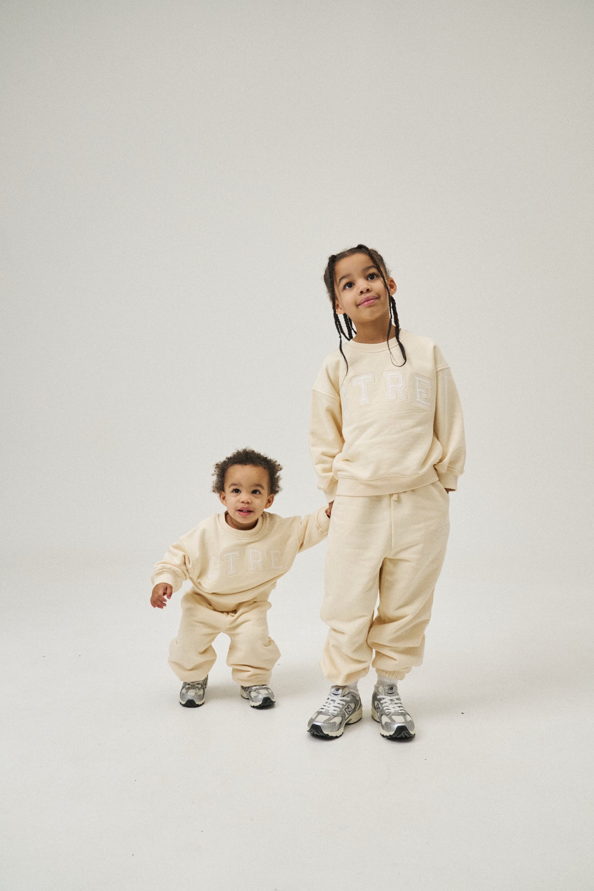 JUNIOR CTRE SWEATSHIRT - BUTTERMILK