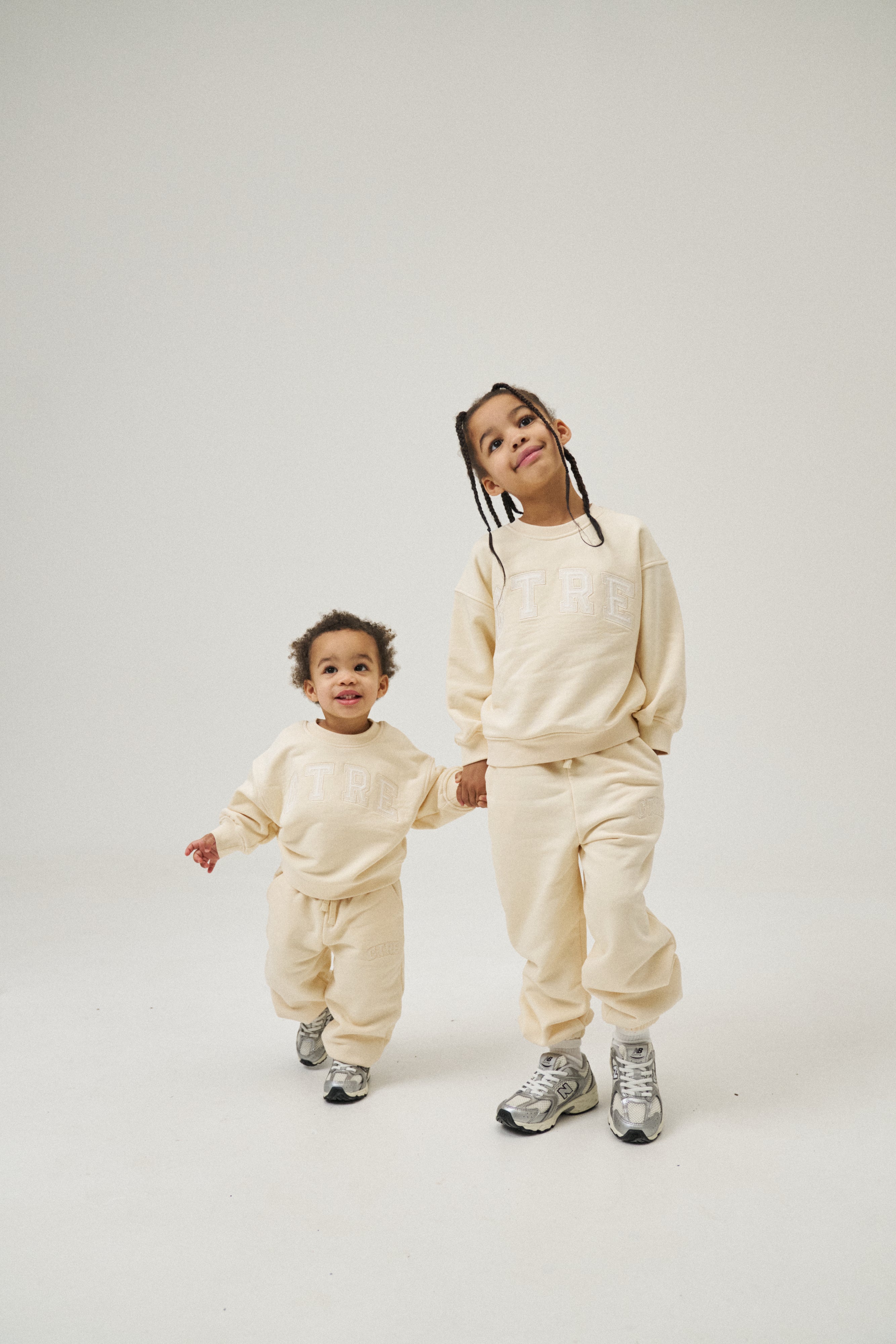 KIDS CTRE SWEATSHIRT - BUTTERMILK