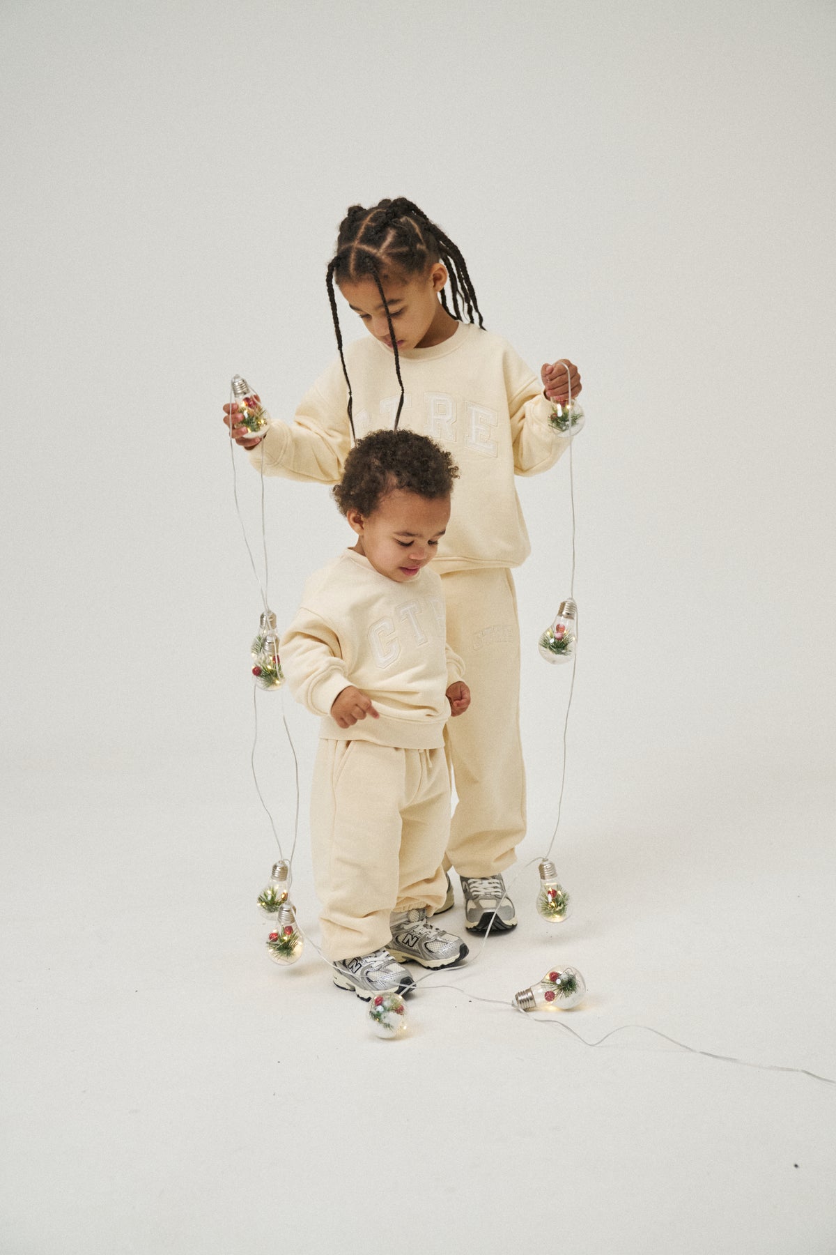 JUNIOR CTRE SWEATSHIRT - BUTTERMILK