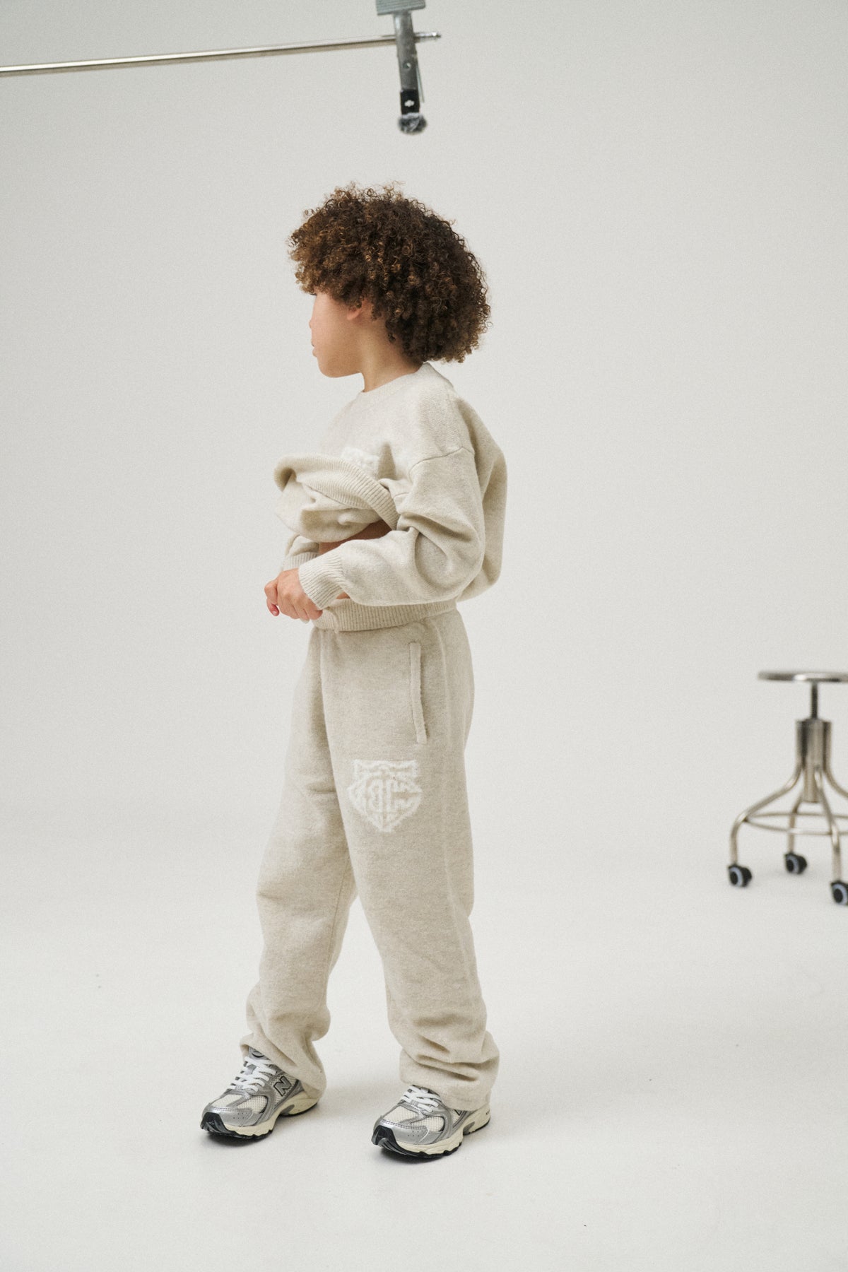 KIDS MONOGRAM FLUFFY KNIT CREW - BEIGE