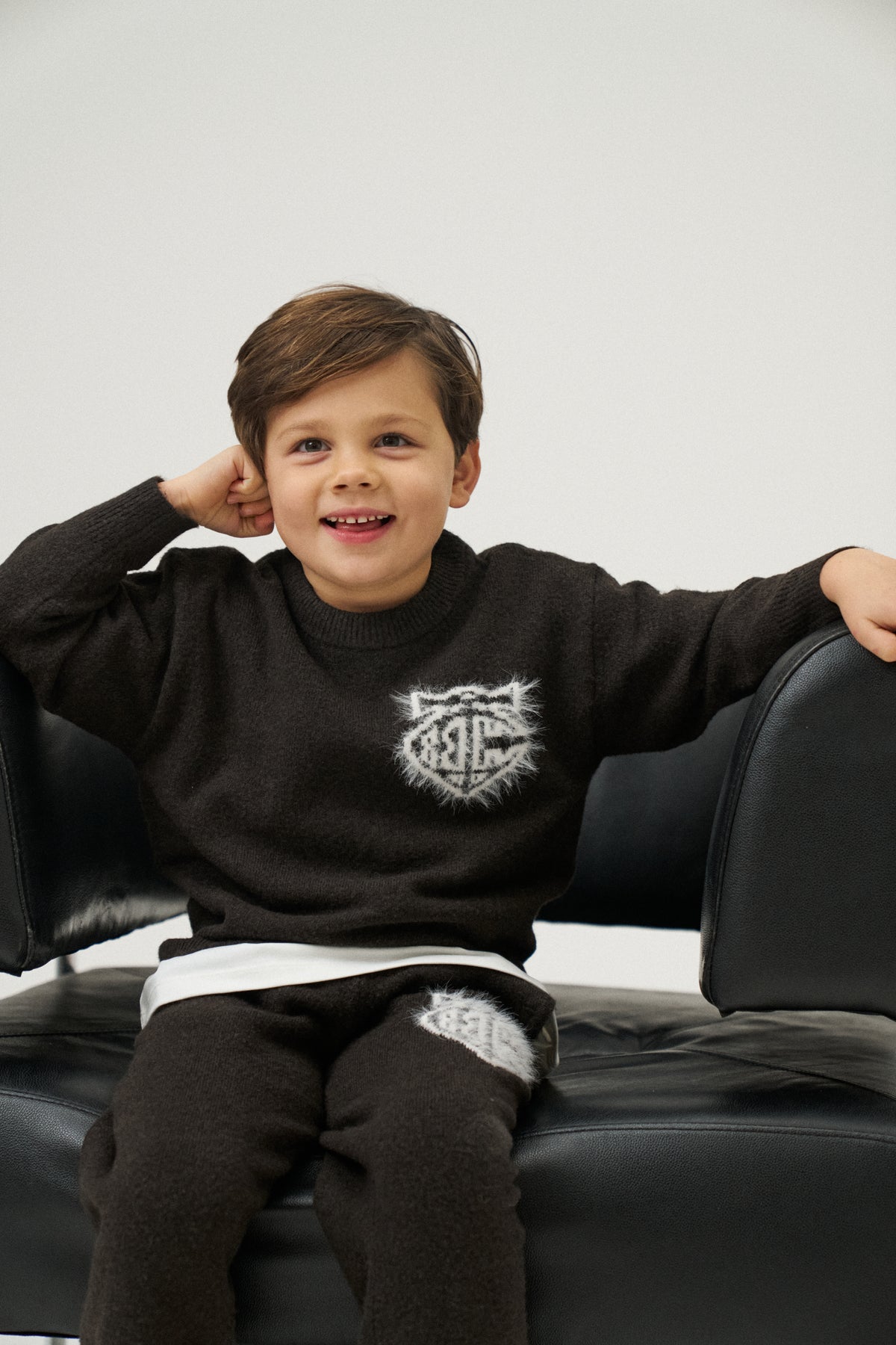 KIDS MONOGRAM FLUFFY KNIT CREW - BROWN