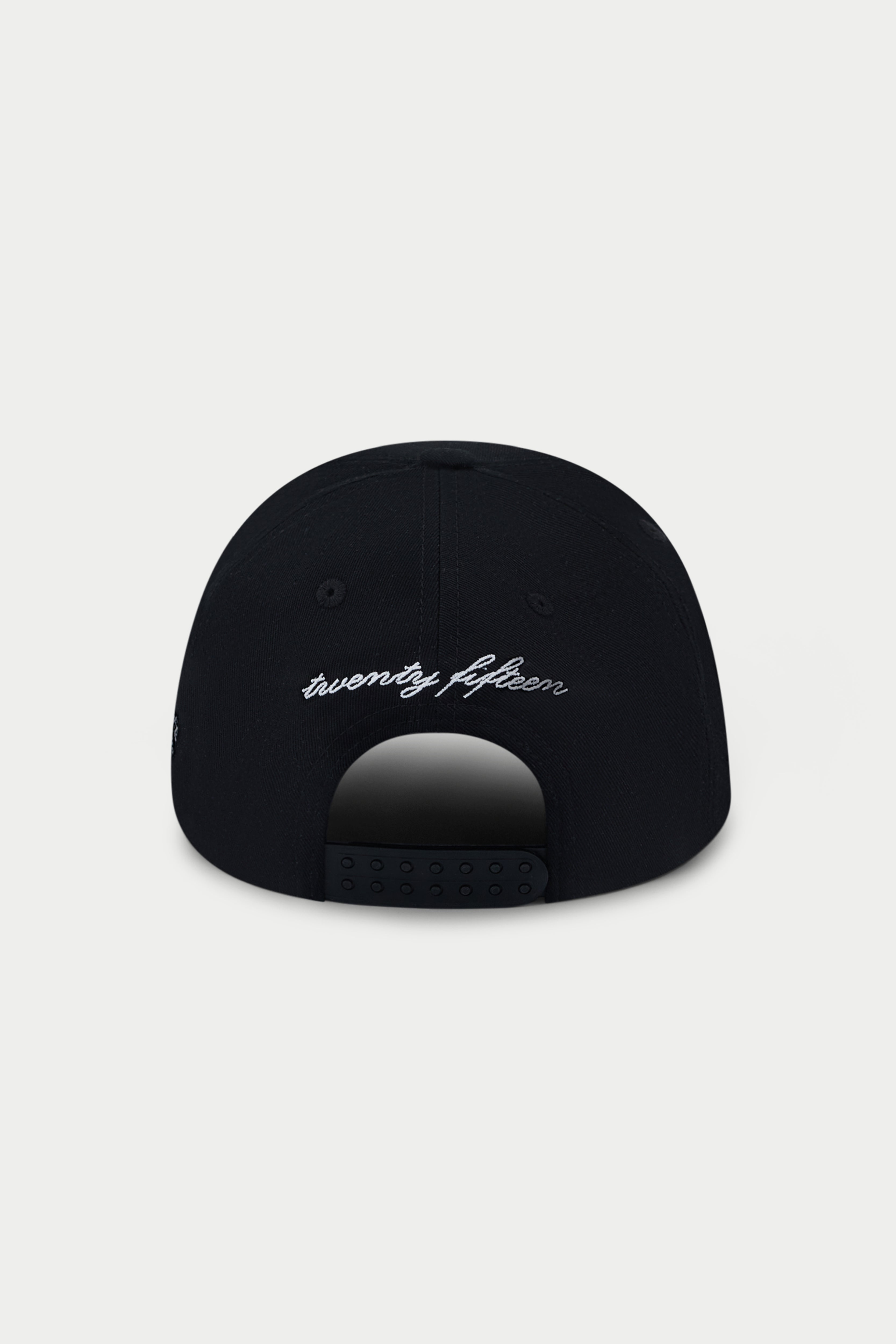 EMBLEM EMBROIDERY CAP - BLACK