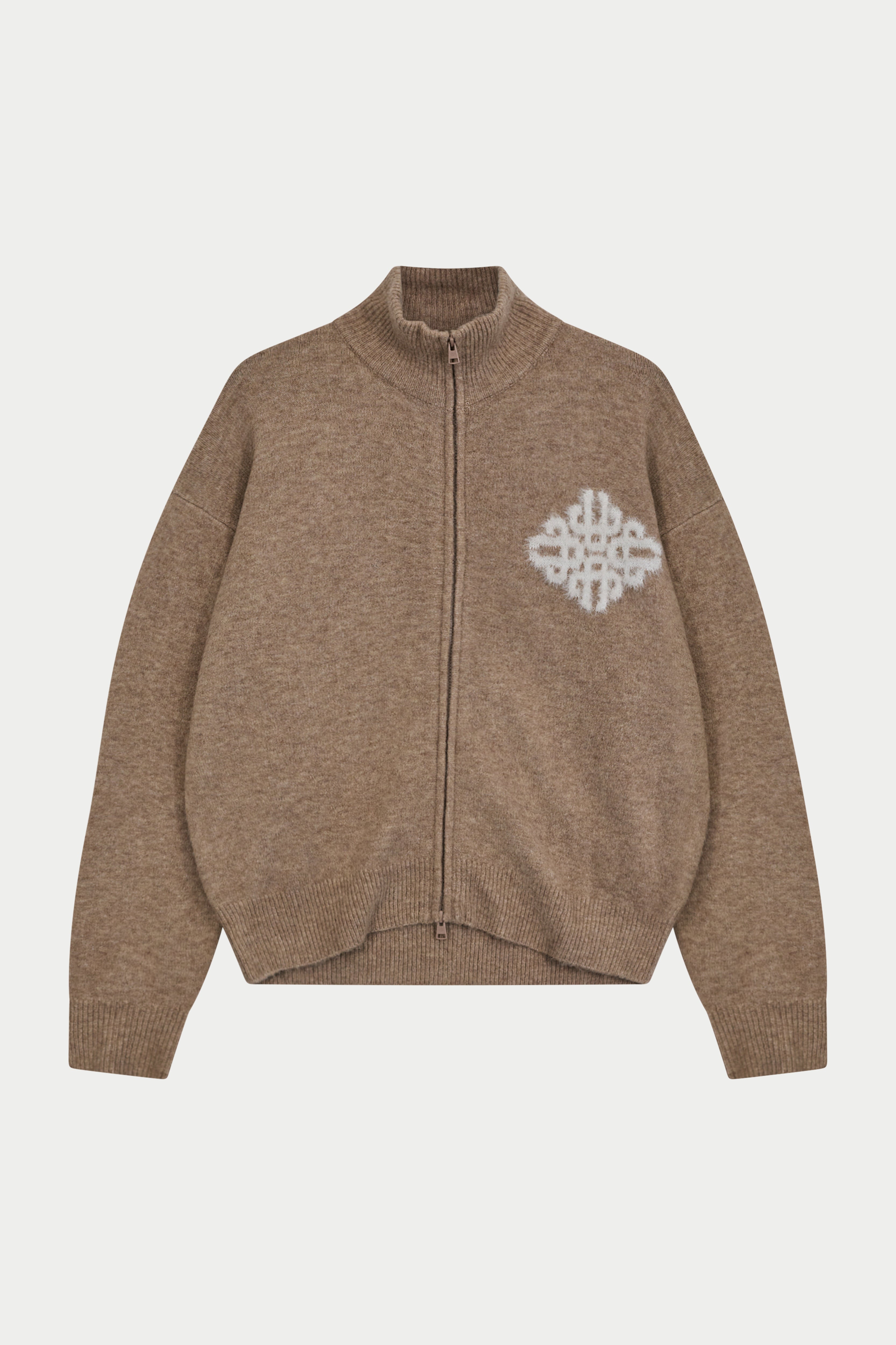 EMBLEM FLUFFY KNIT FUNNEL NECK - BEIGE