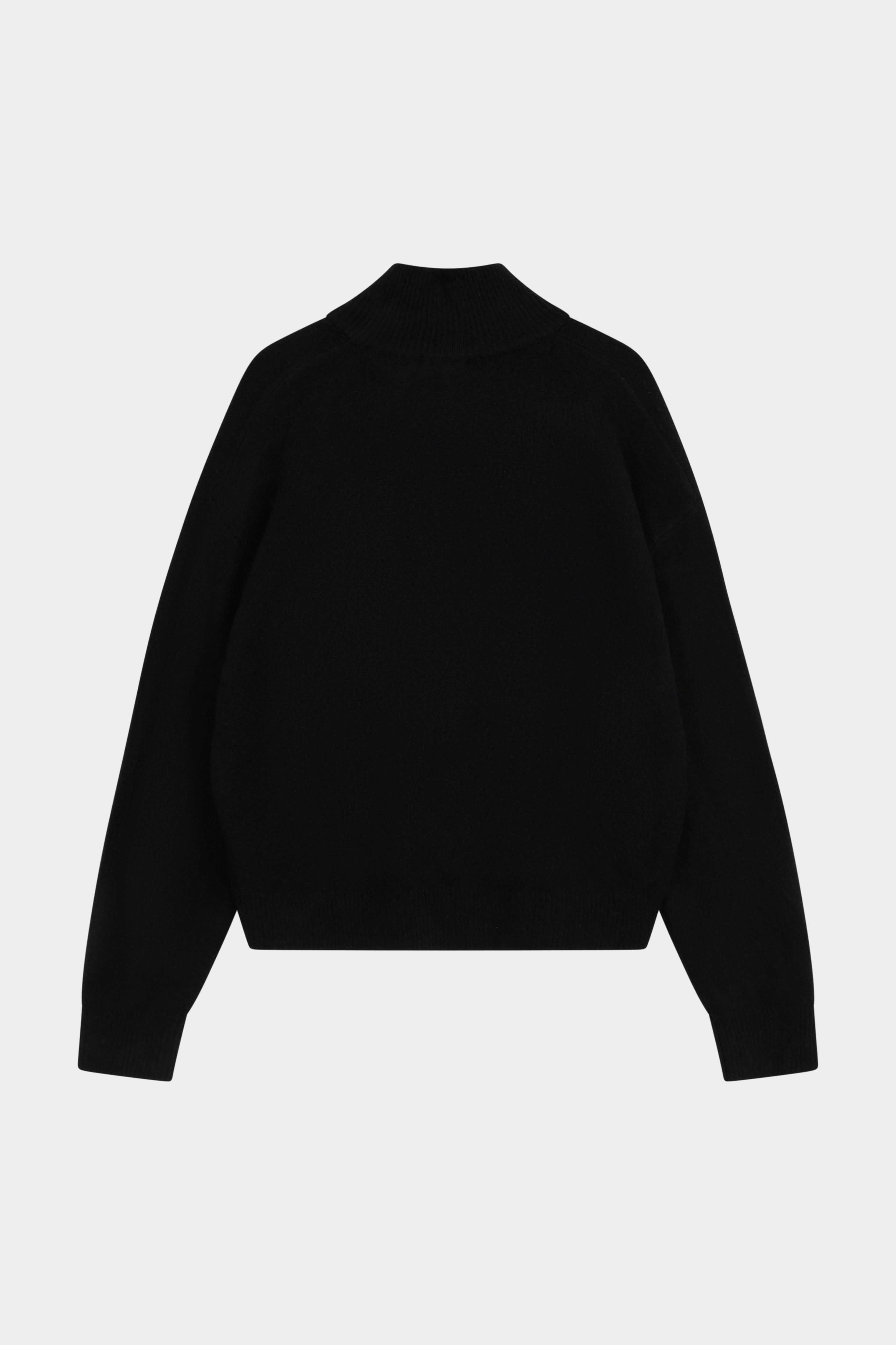 EMBLEM FLUFFY KNIT FUNNEL NECK - BLACK