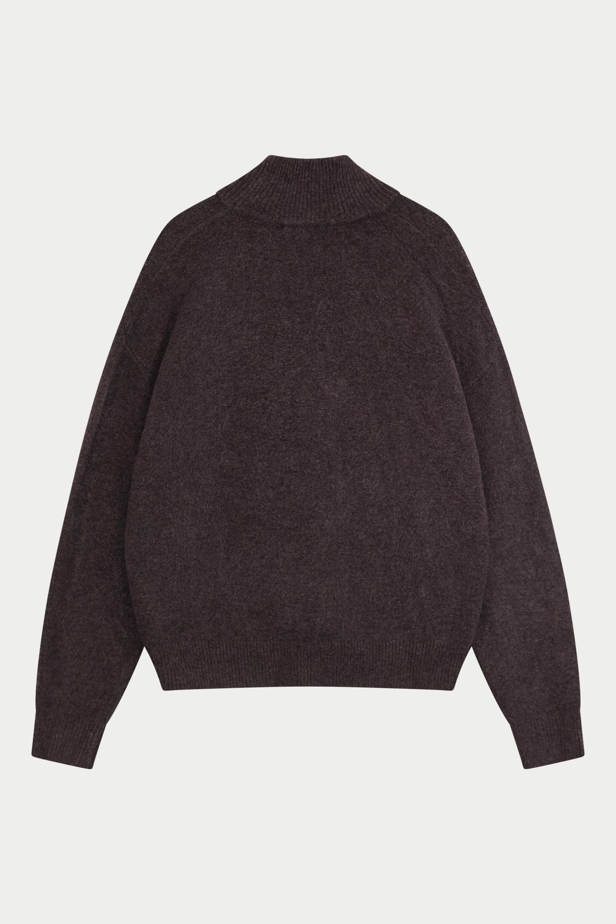 EMBLEM FLUFFY KNIT FUNNEL NECK - BROWN
