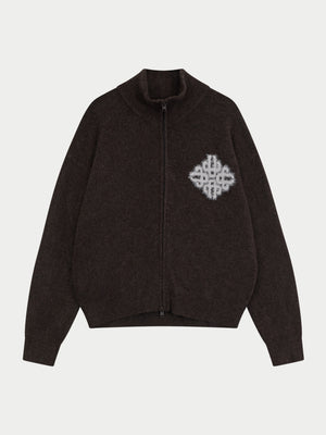 EMBLEM FLUFFY KNIT FUNNEL NECK - BROWN