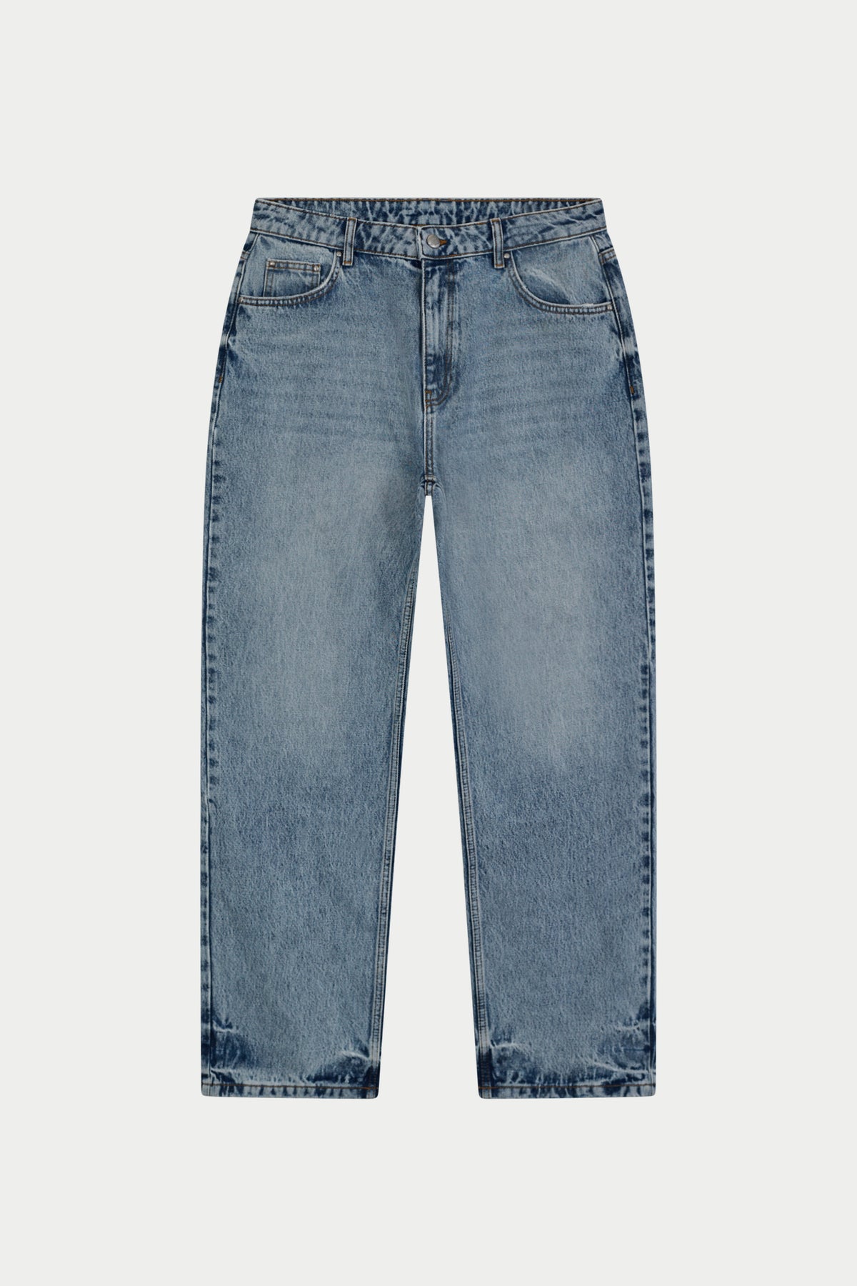 RELAXED STRAIGHT FIT JEAN - LIGHT WASH