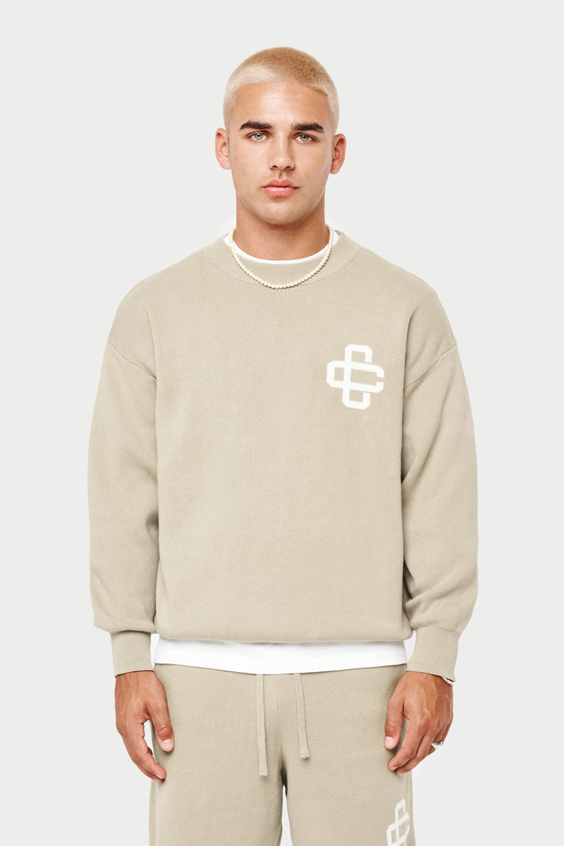 EMBLEM RELAXED KNITTED CREW - BEIGE