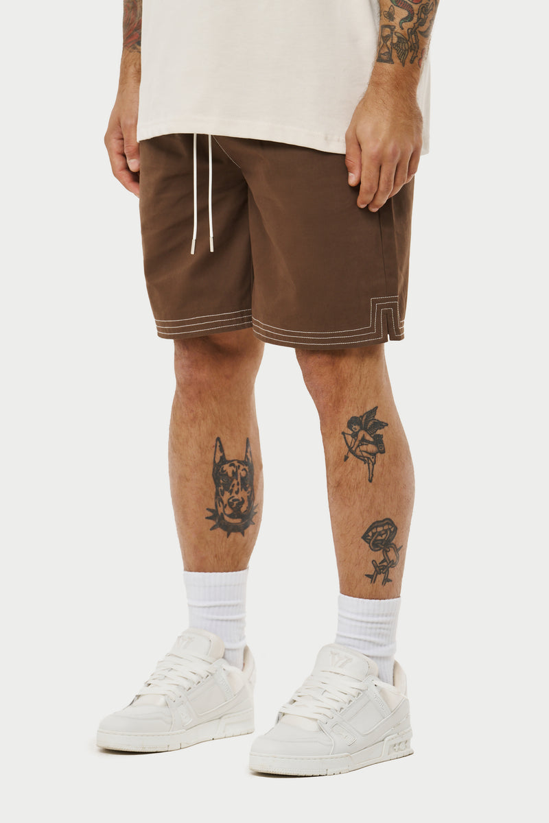 CONTRAST STITCH WOVEN SHORTS - BROWN