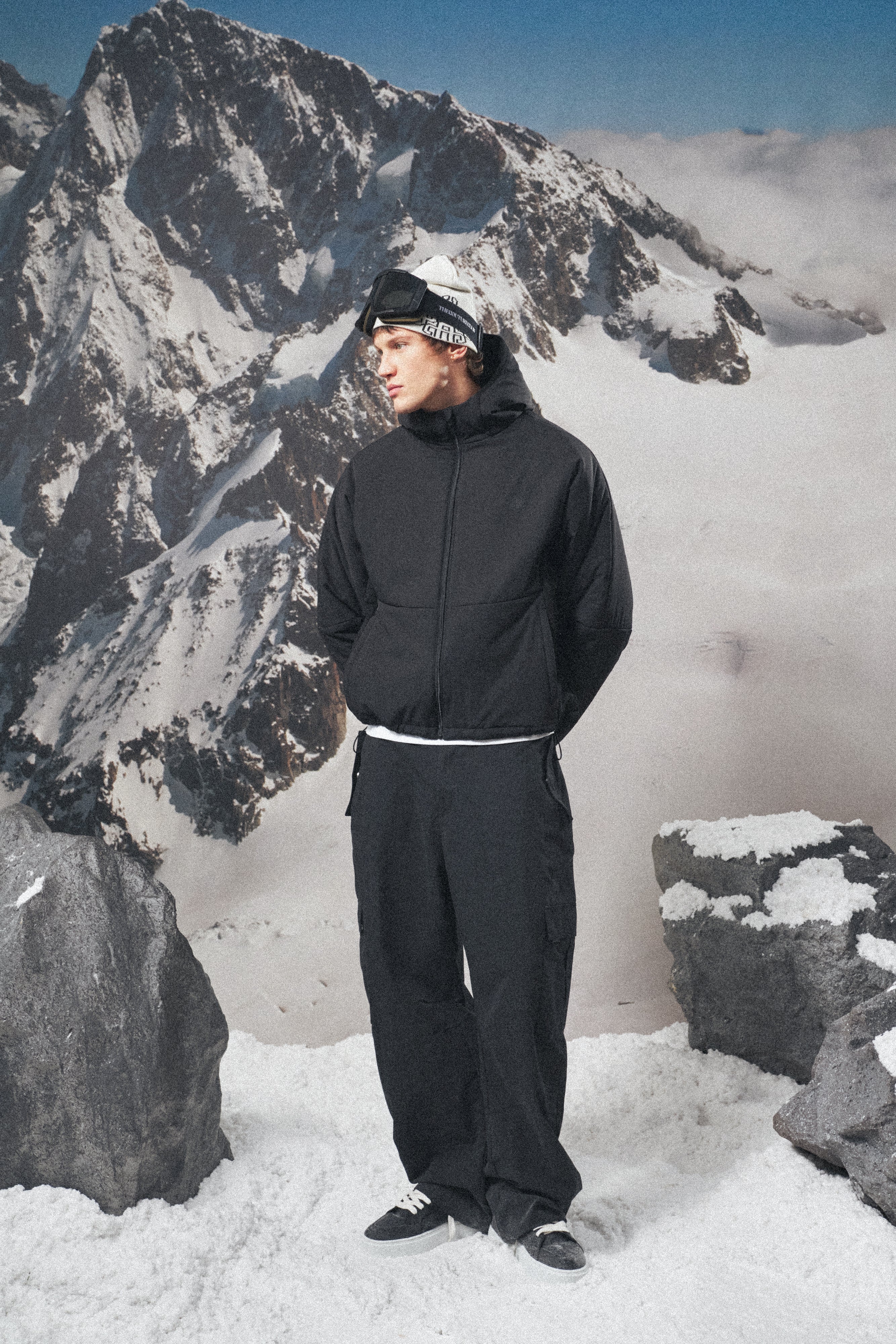 INSULATED JACKET - BLACK