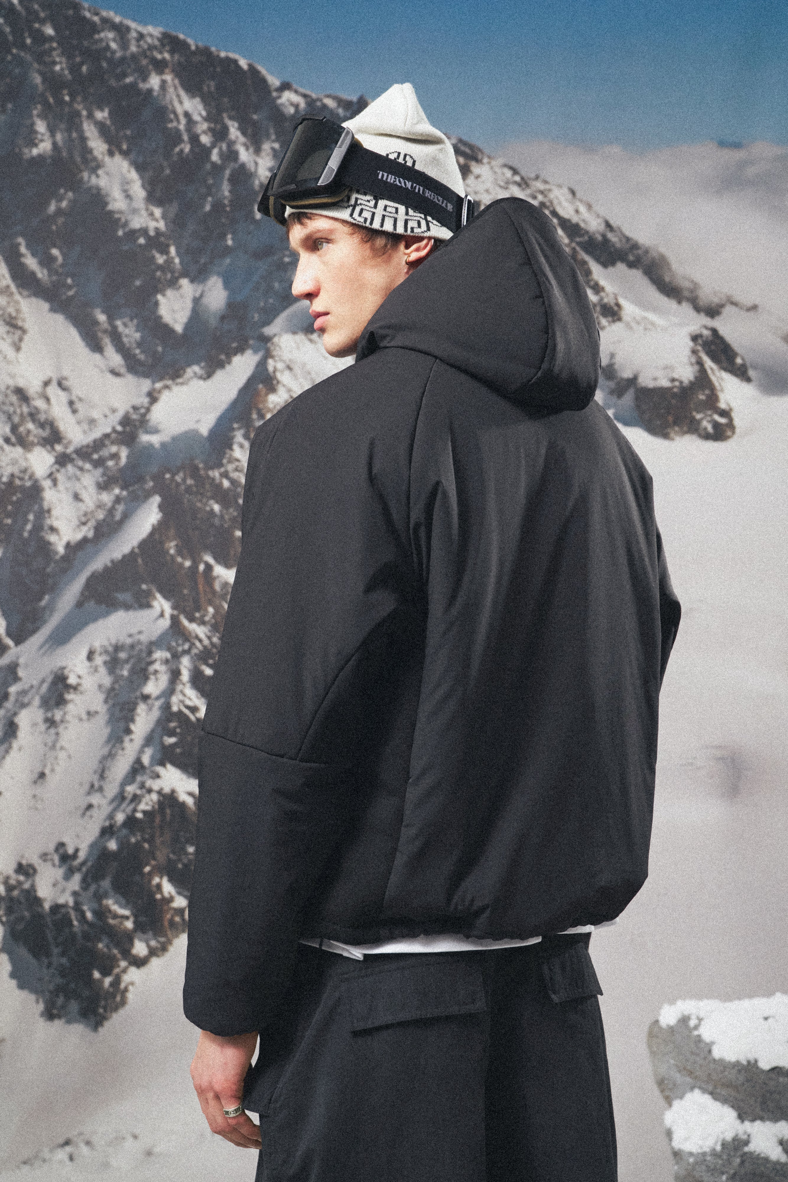 INSULATED JACKET - BLACK