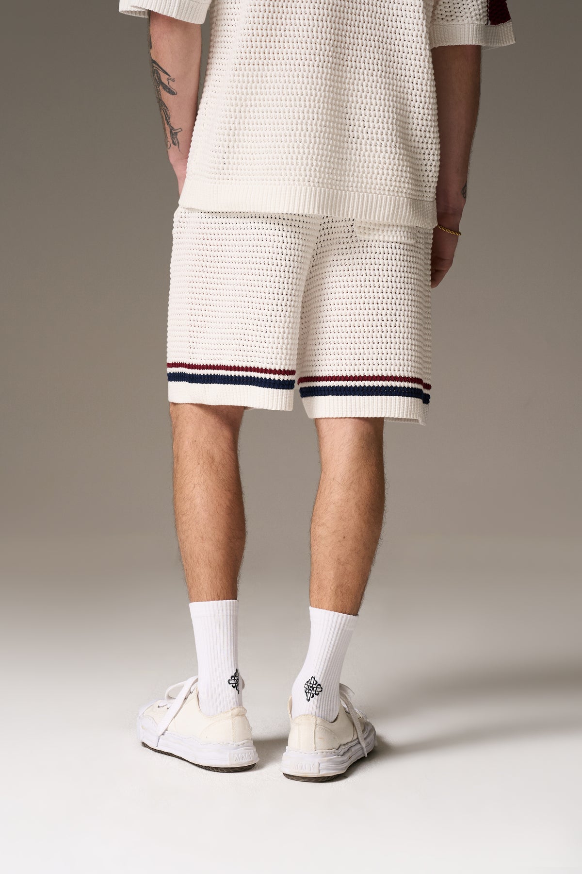 STRIPE CROCHET KNIT SHORTS - BURGUNDY
