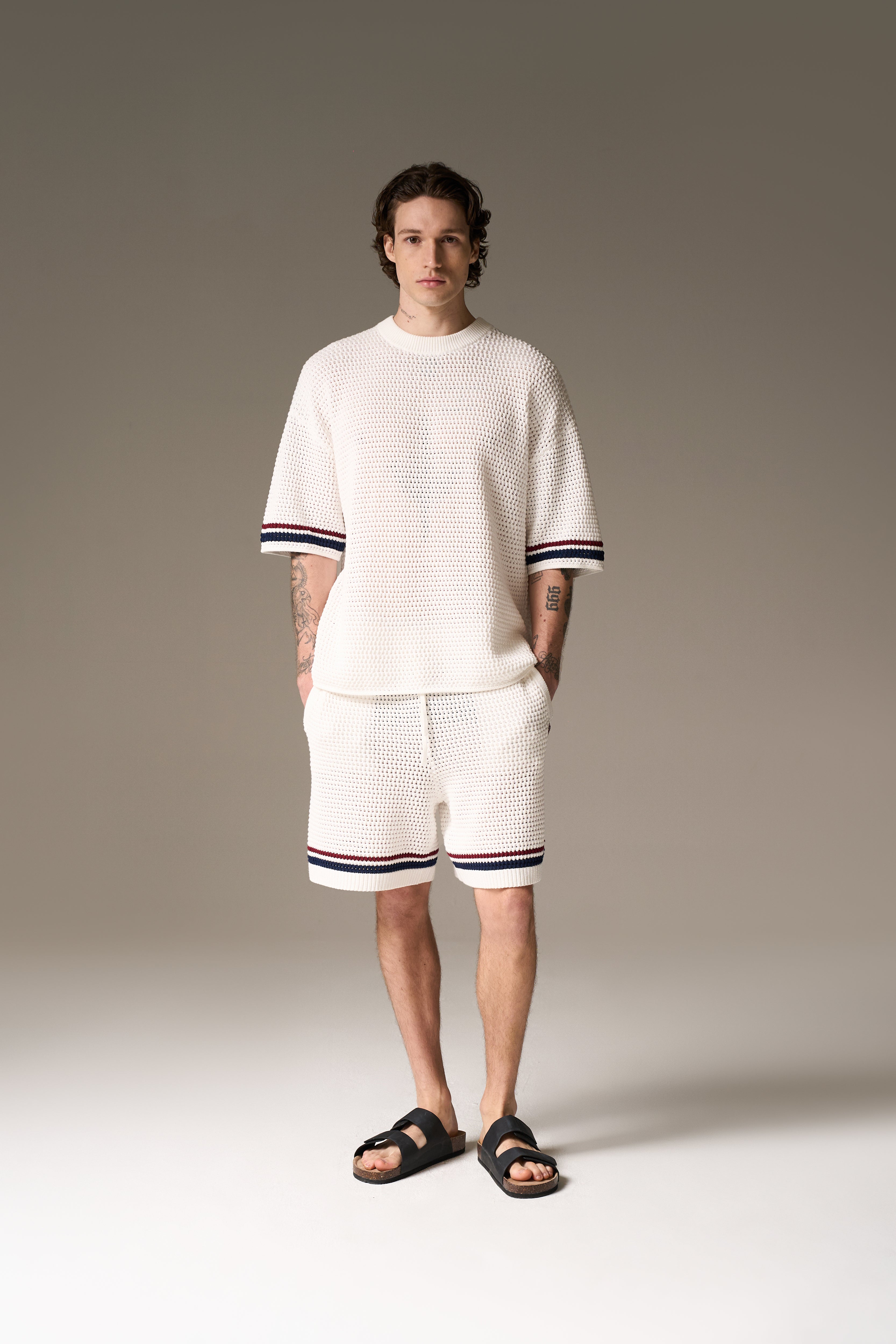 STRIPE CROCHET KNIT T-SHIRT - BURGUNDY