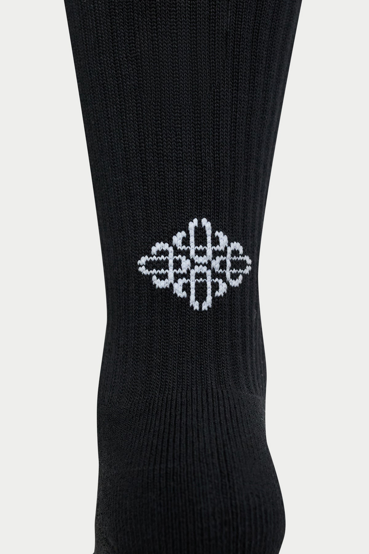 REVERSE EMBLEM COPYRIGHT SOCKS - BLACK