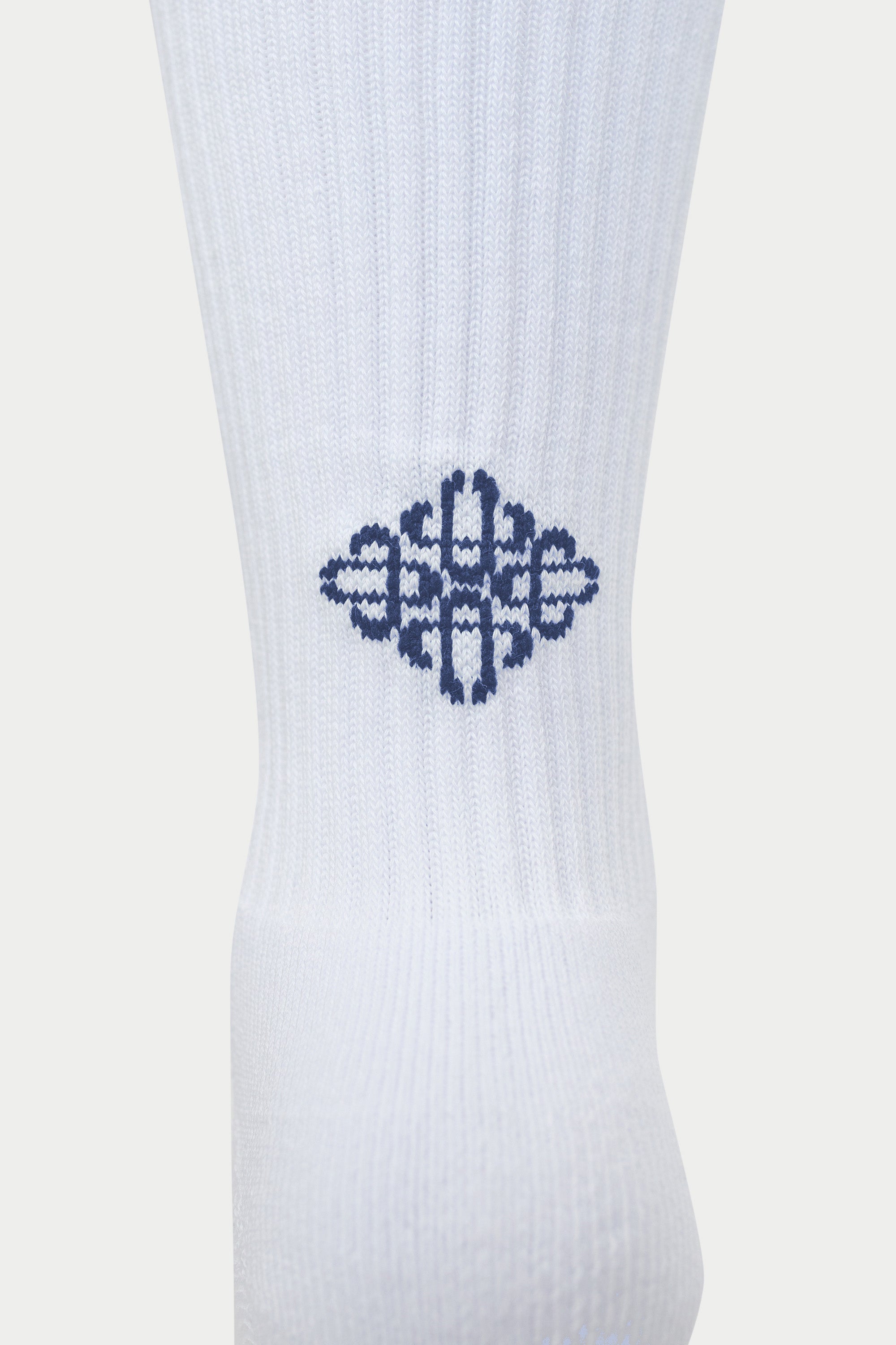 REVERSE EMBLEM COPYRIGHT SOCKS - WHITE NAVY