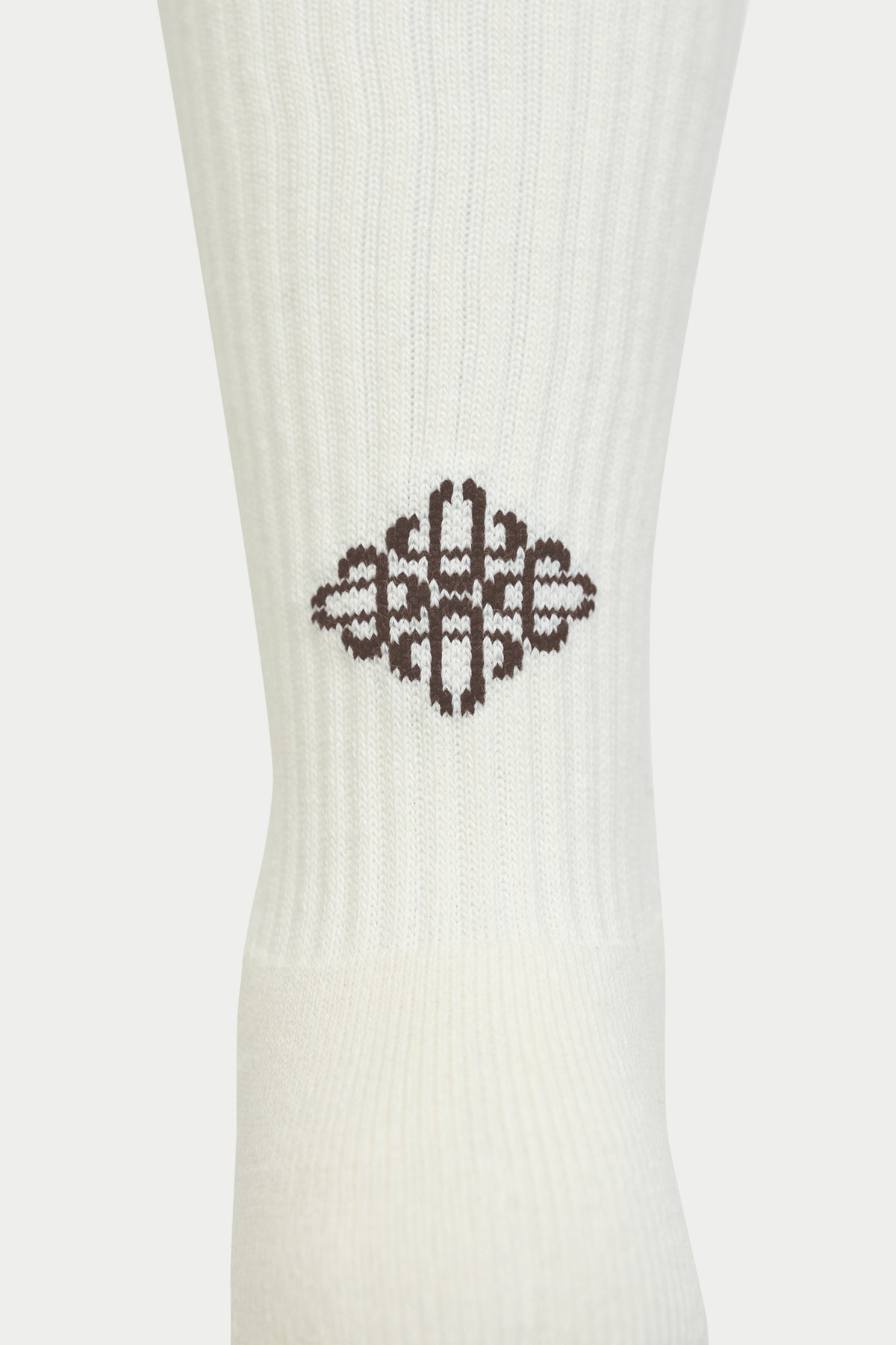 REVERSE EMBLEM COPYRIGHT SOCKS - OFF WHITE