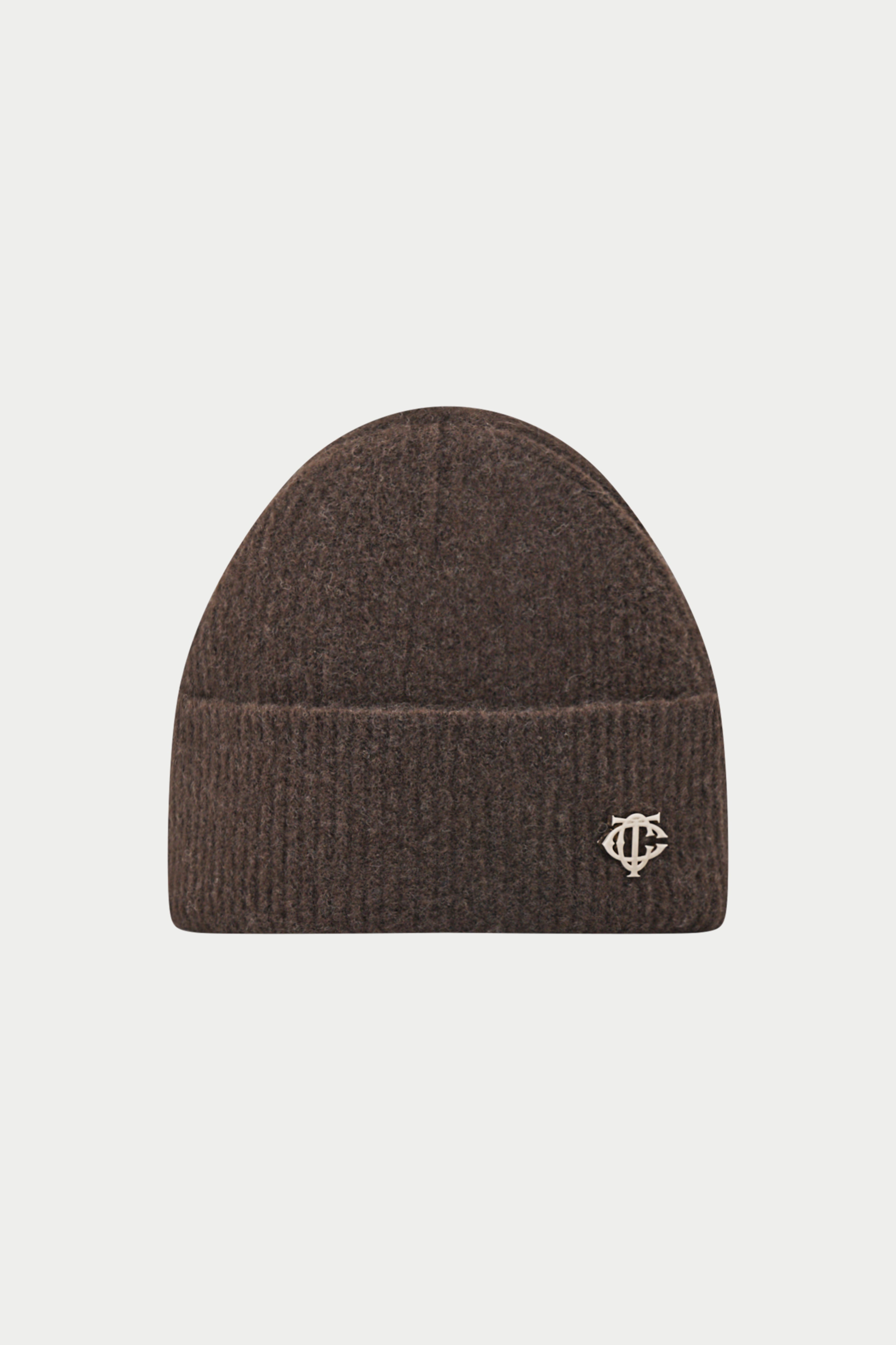 FLUFFY KNIT MONOGRAM PIN BADGE BEANIE - BROWN