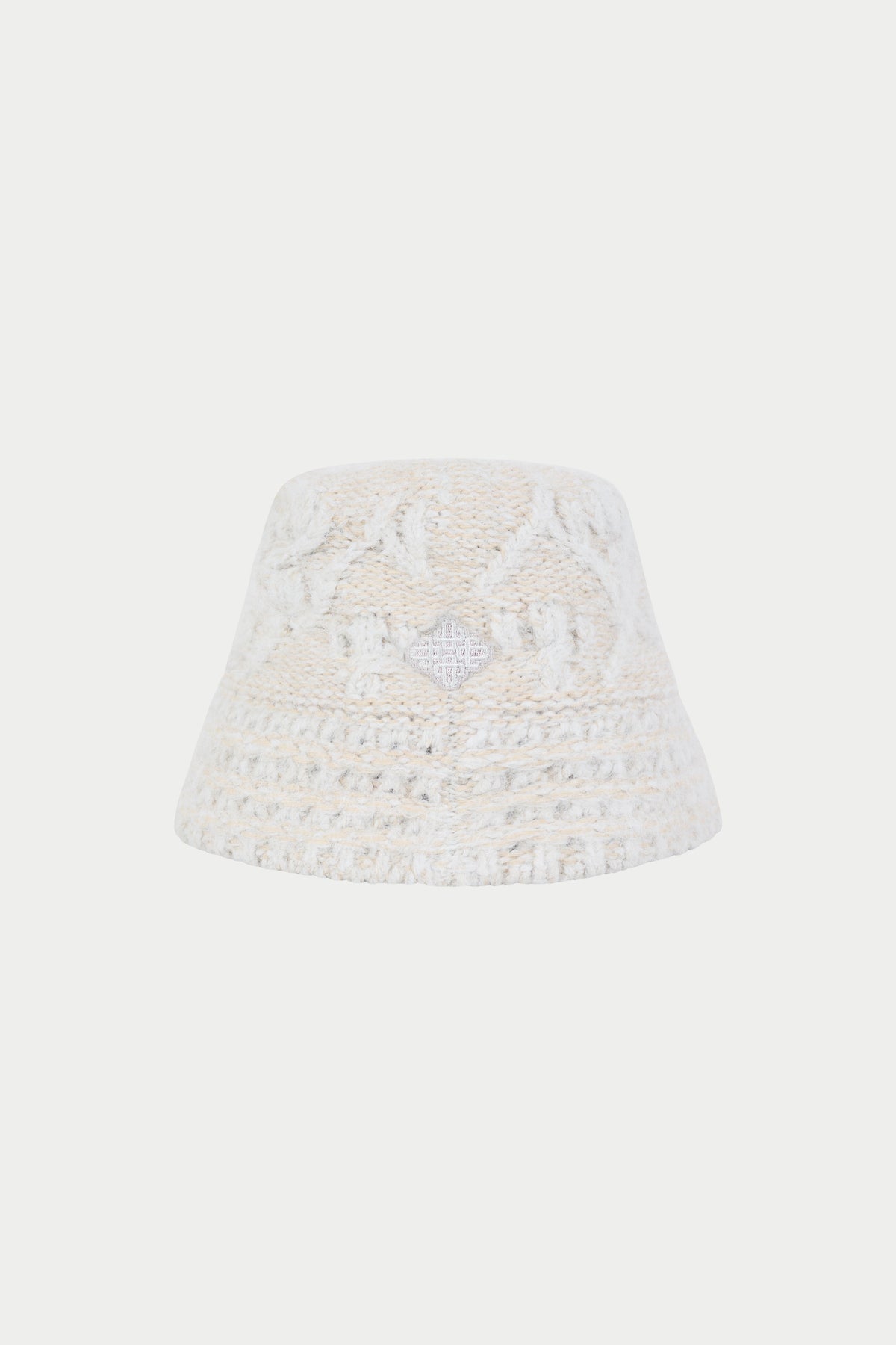 KNITTED EMBLEM BUCKET HAT - BEIGE