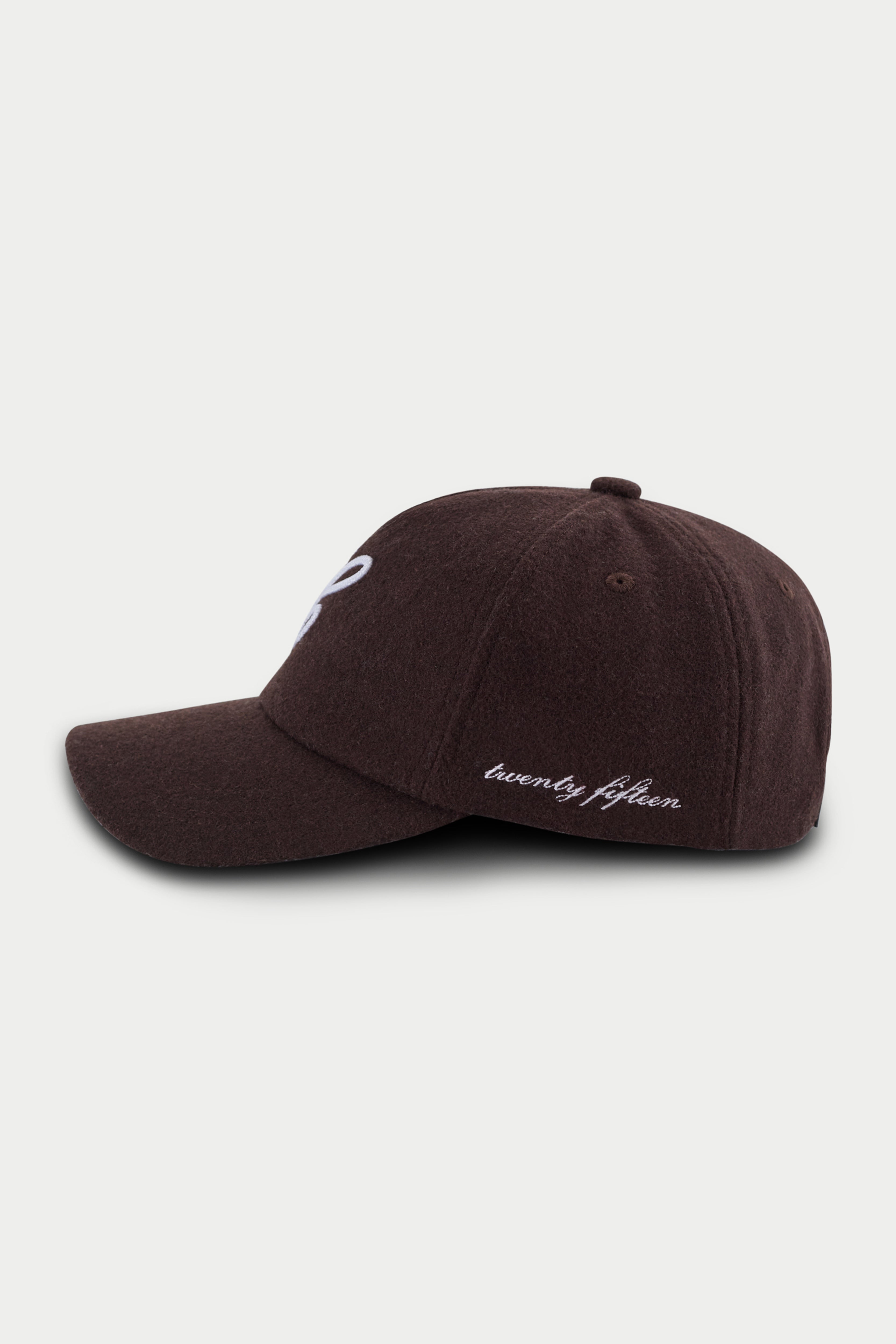 WOOL SCRIPT EMBROIDERED CAP - BROWN