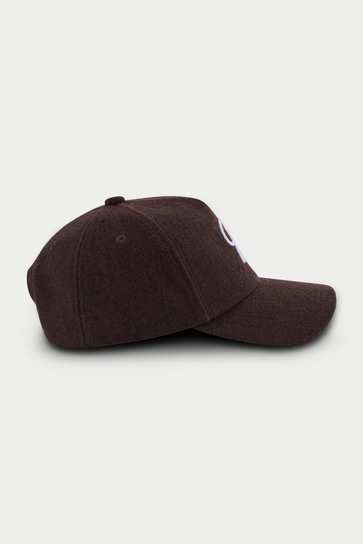 WOOL SCRIPT EMBROIDERED CAP - BROWN