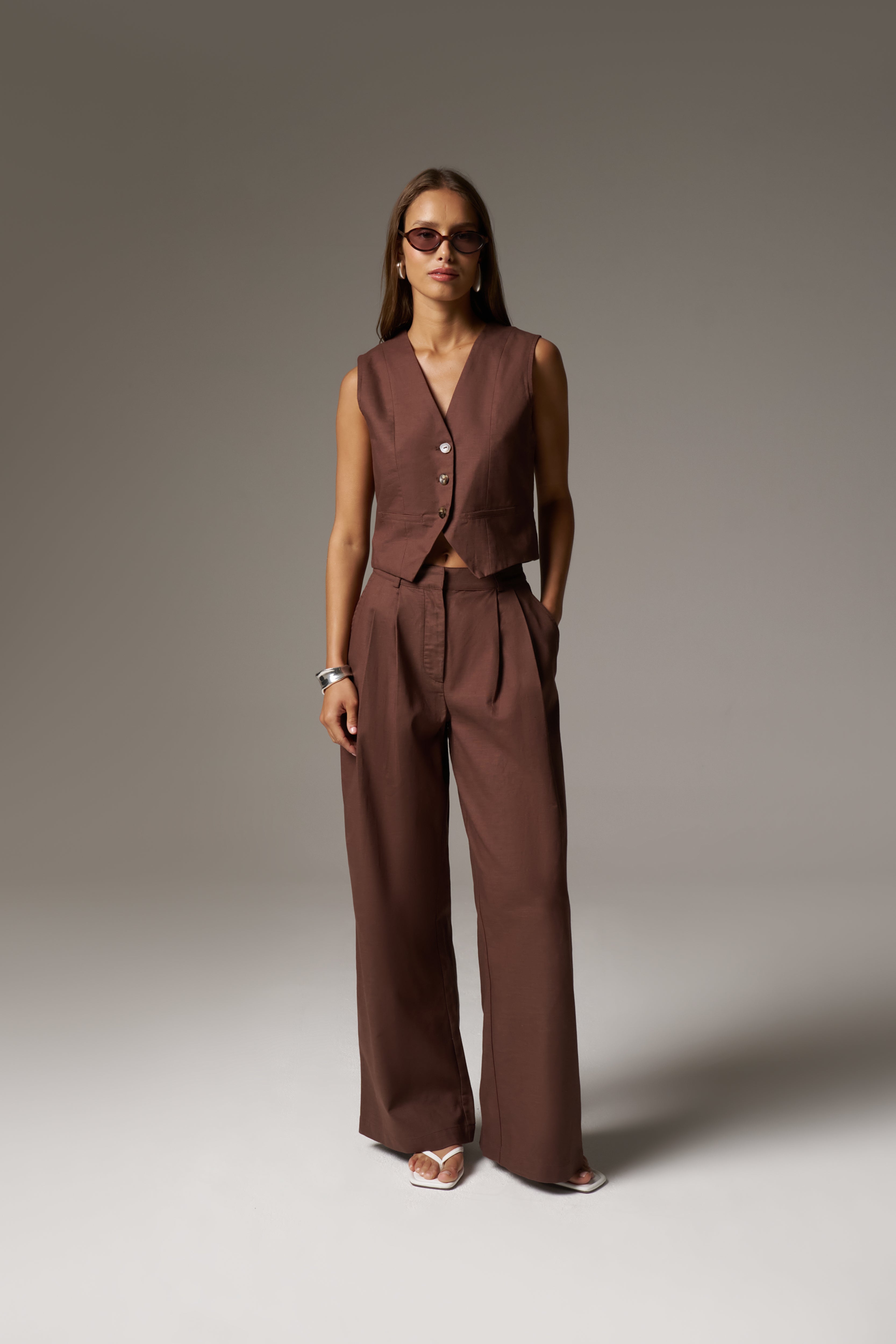 LINEN BLEND WAISTCOAT - CHOCOLATE